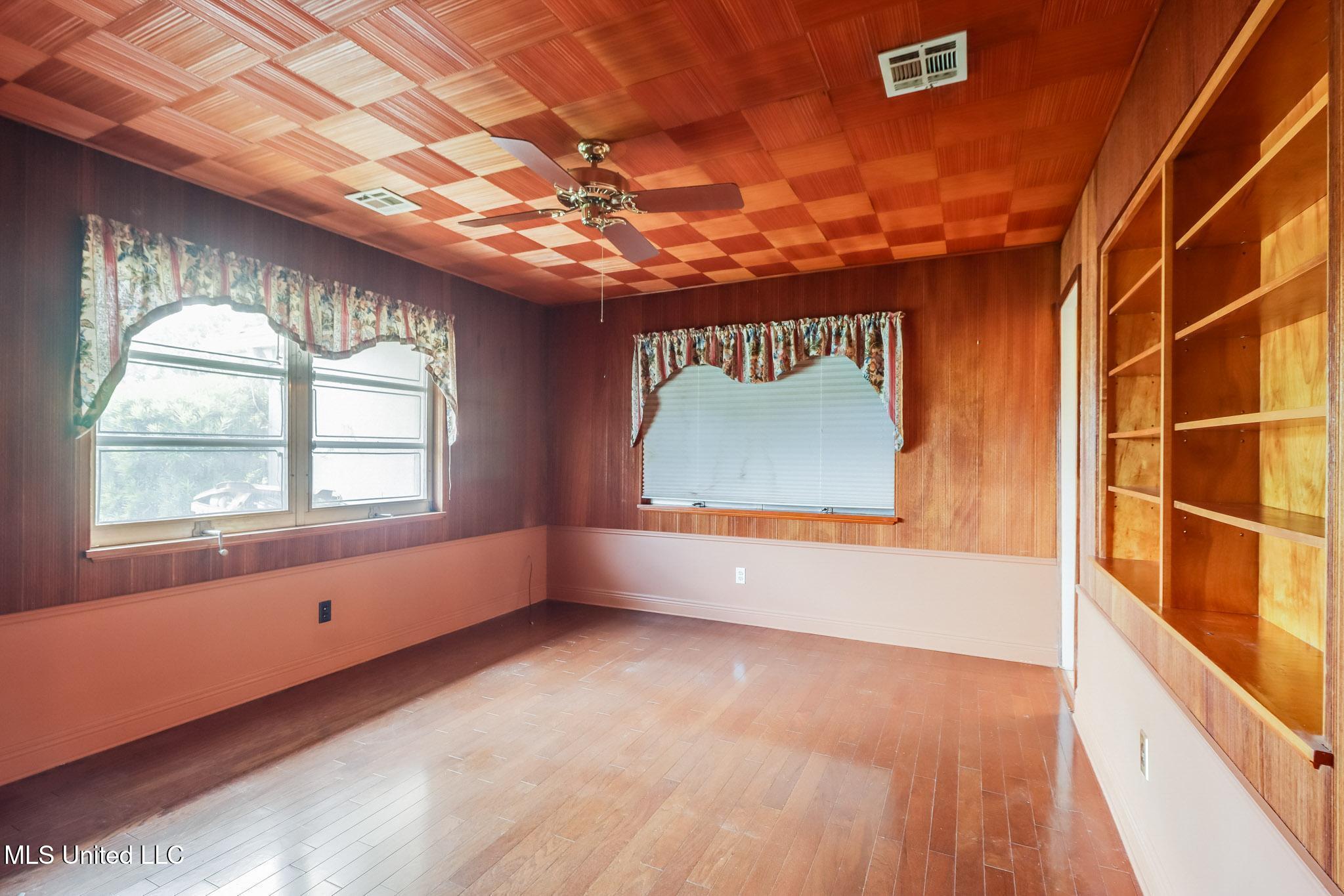 435 Forrest Avenue