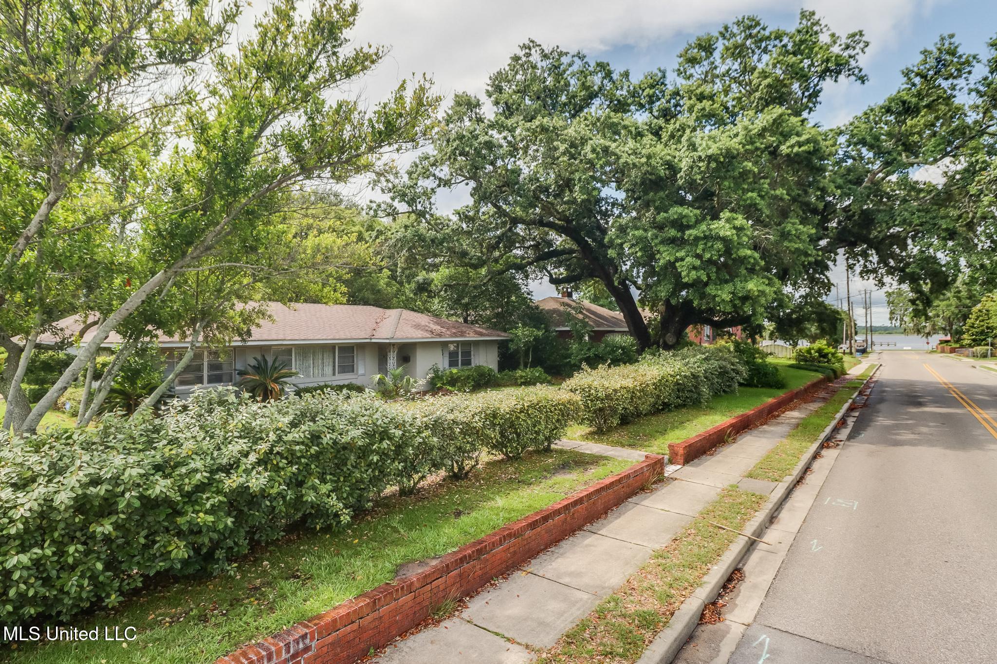 435 Forrest Avenue