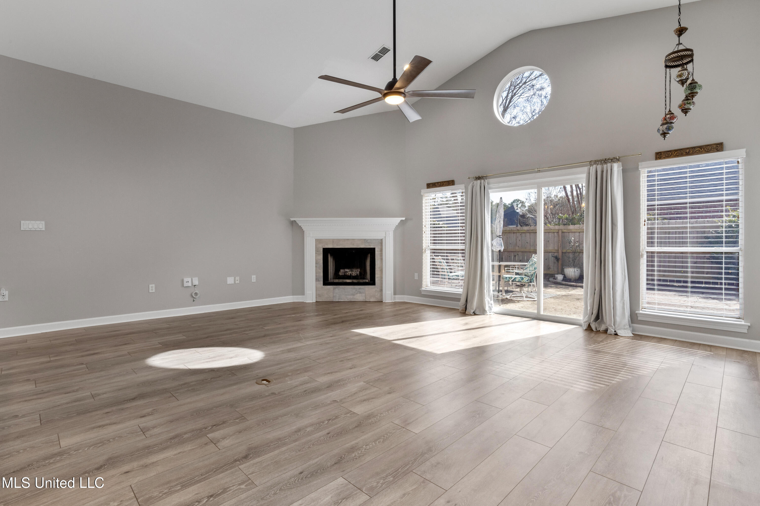 2559 Rue Palafox