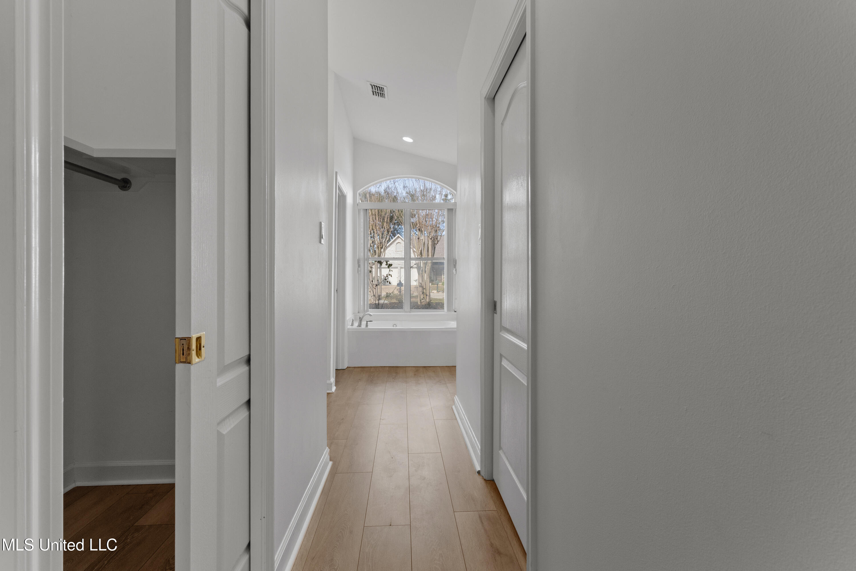 2559 Rue Palafox