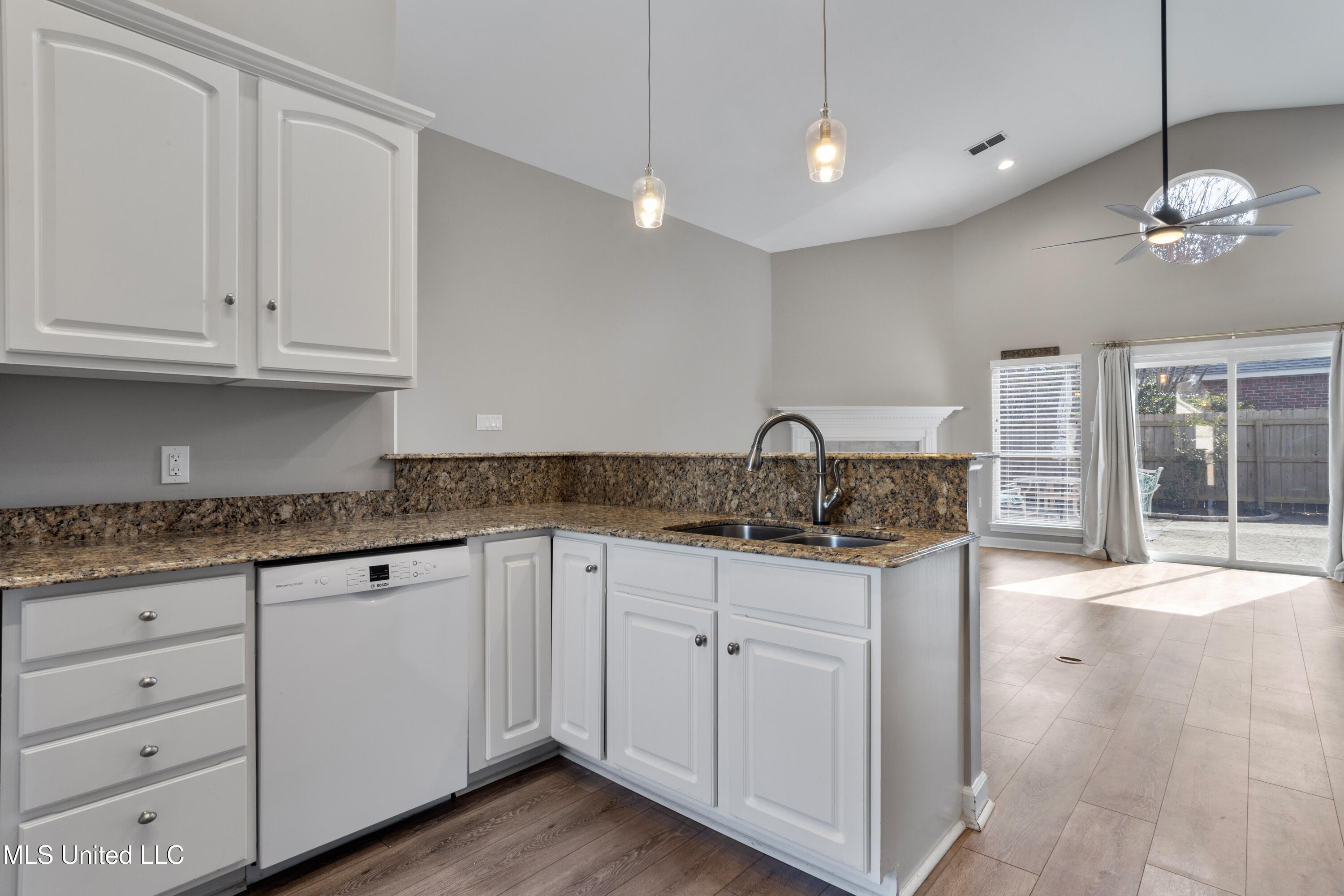 2559 Rue Palafox