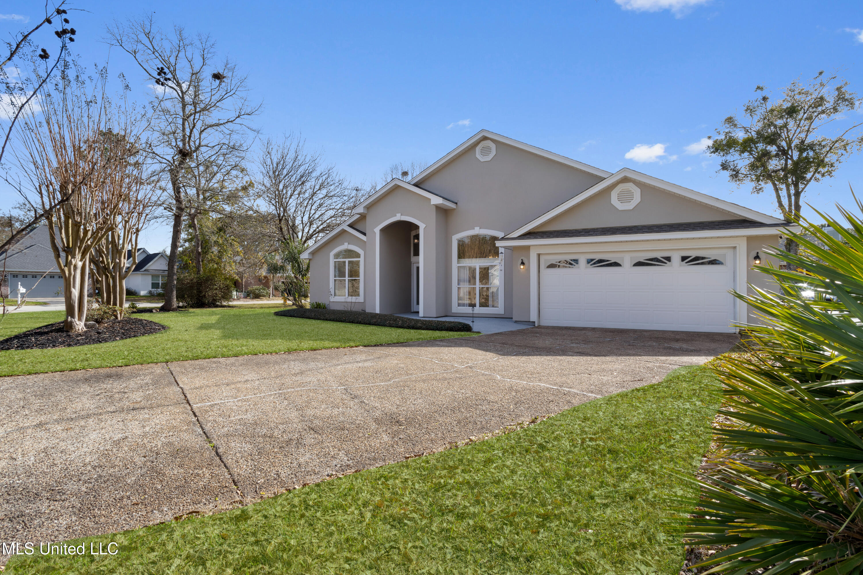 2559 Rue Palafox
