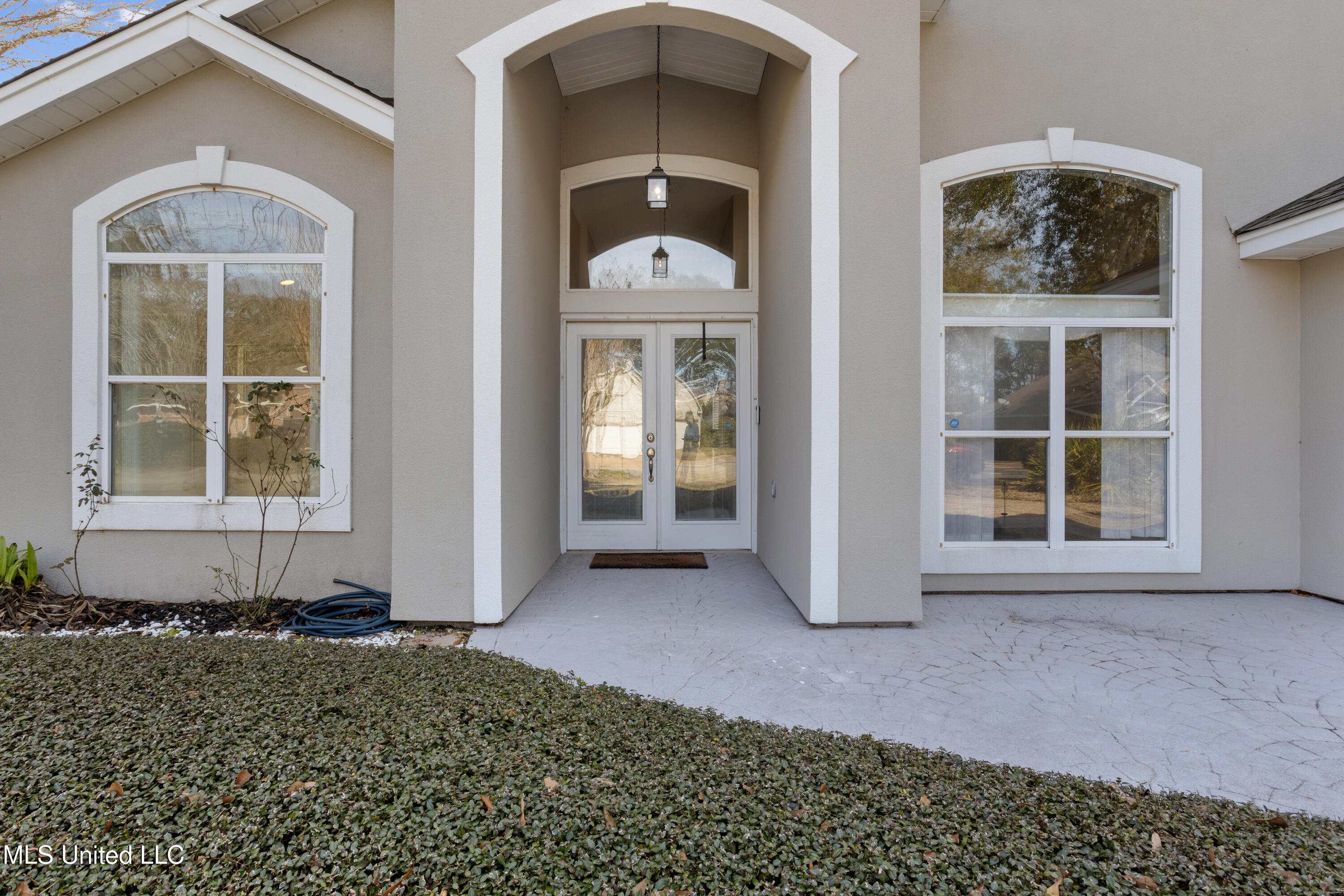2559 Rue Palafox
