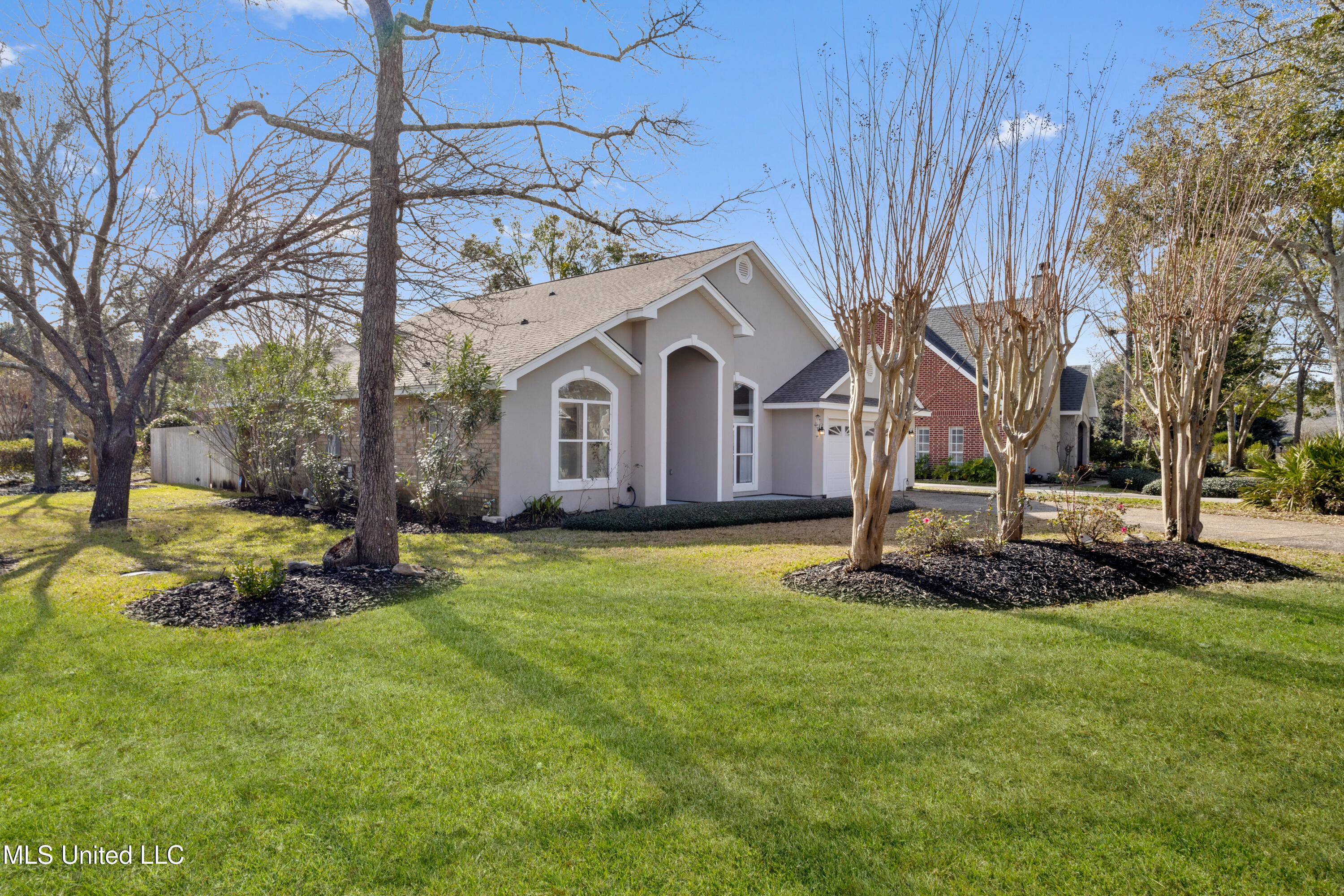 2559 Rue Palafox