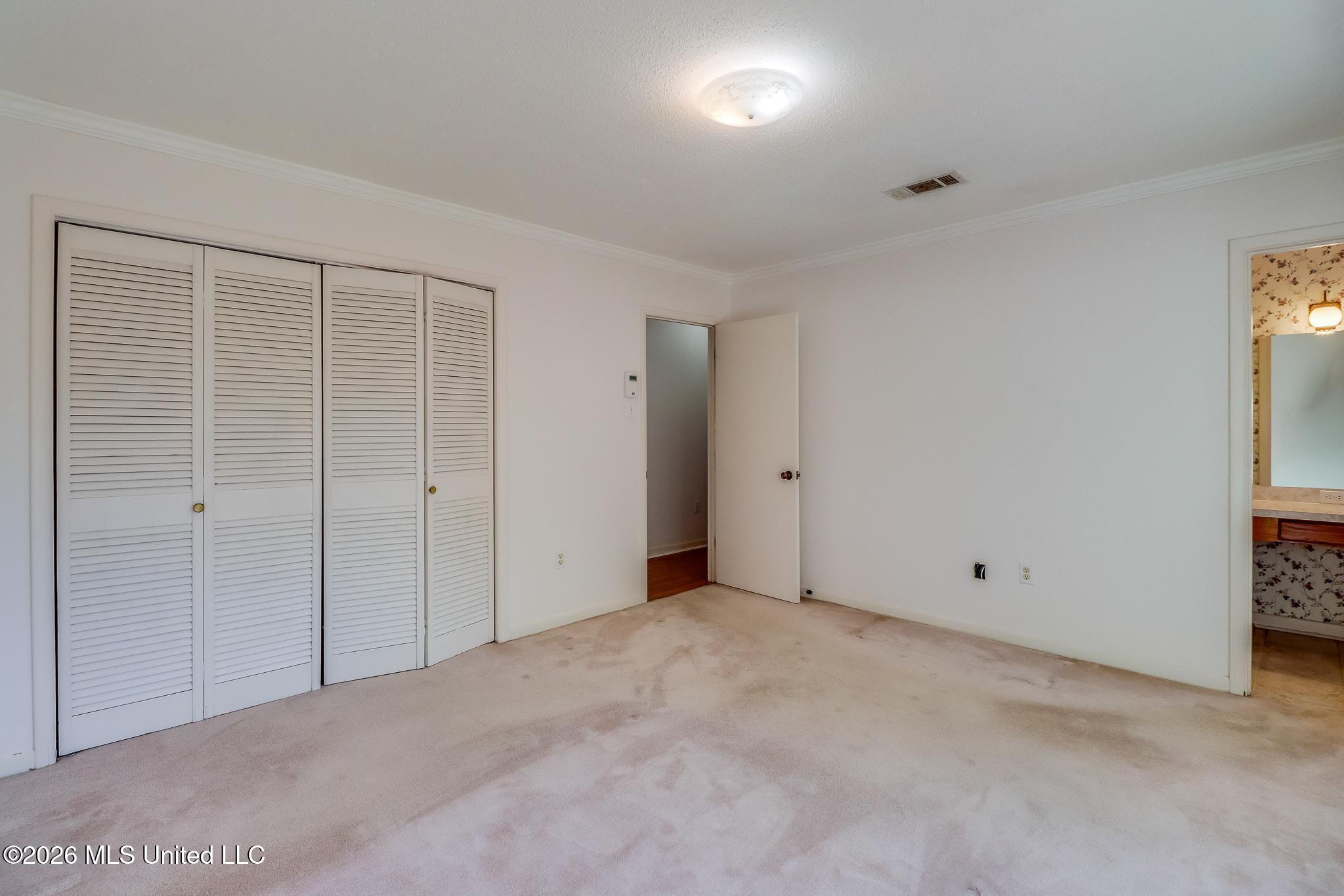 350 Oakridge Circle