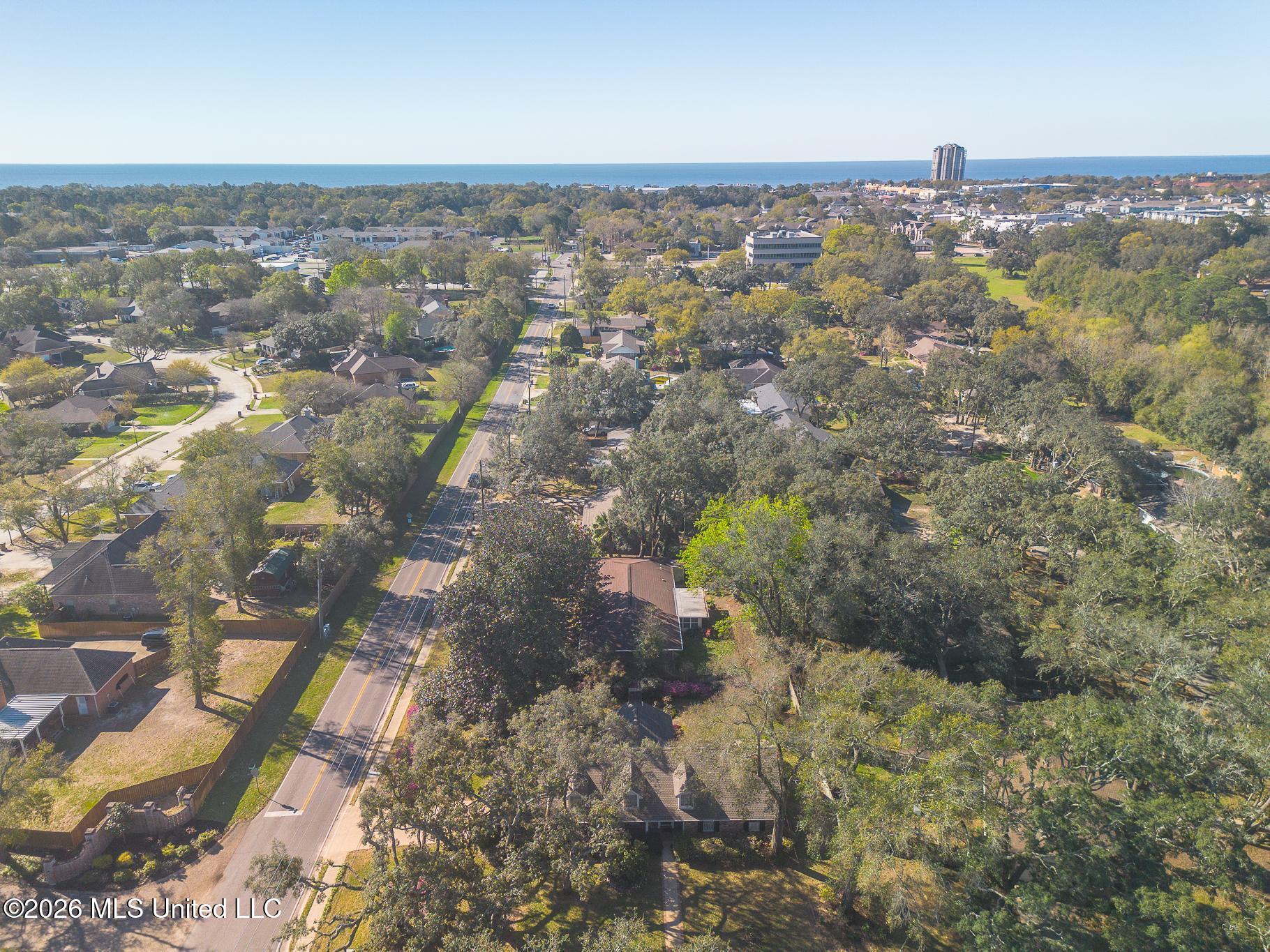 350 Oakridge Circle