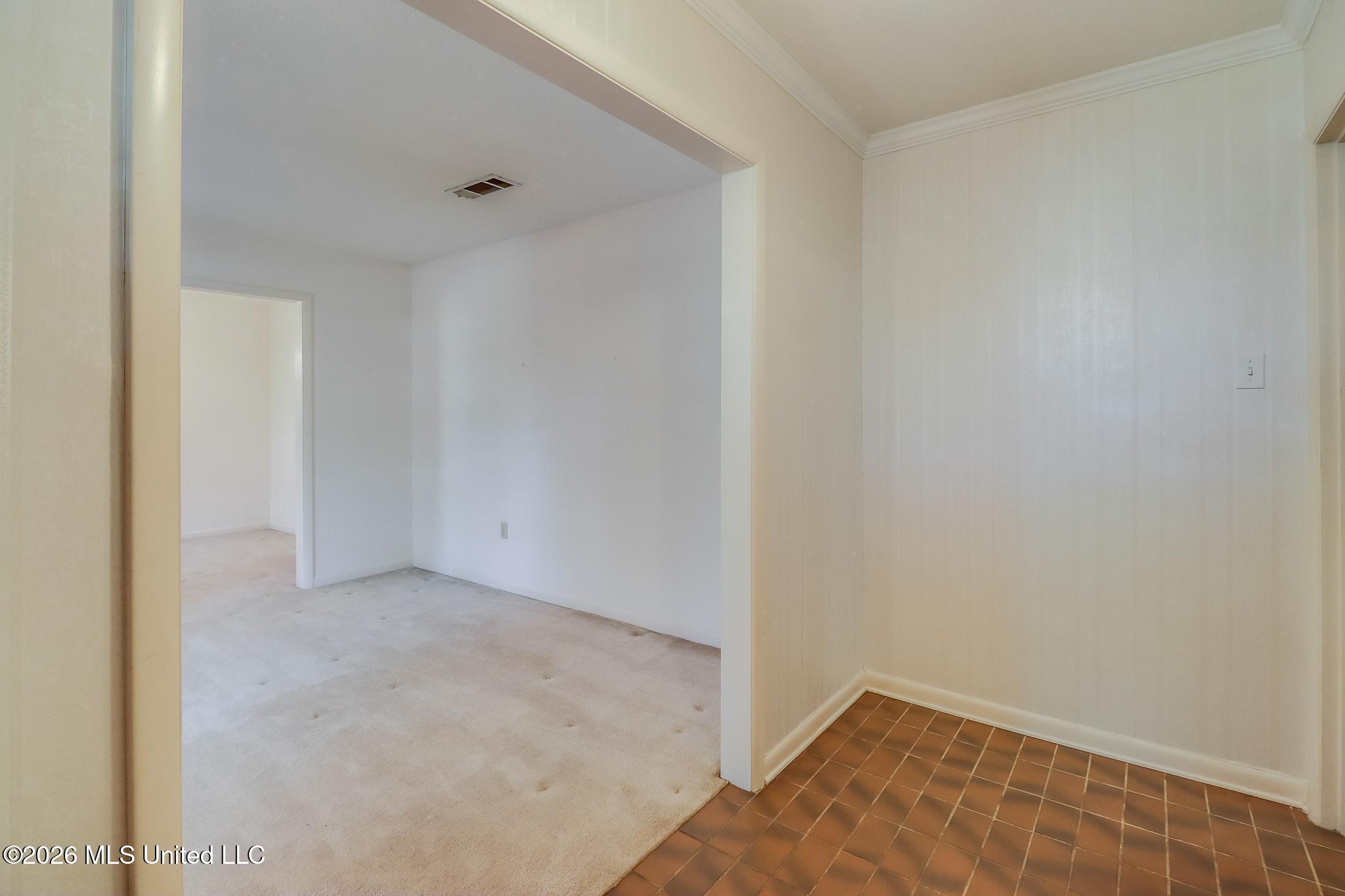 350 Oakridge Circle