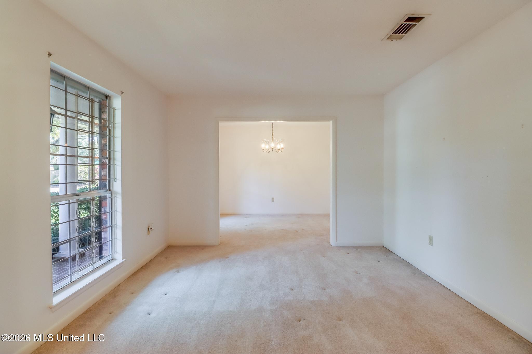 350 Oakridge Circle