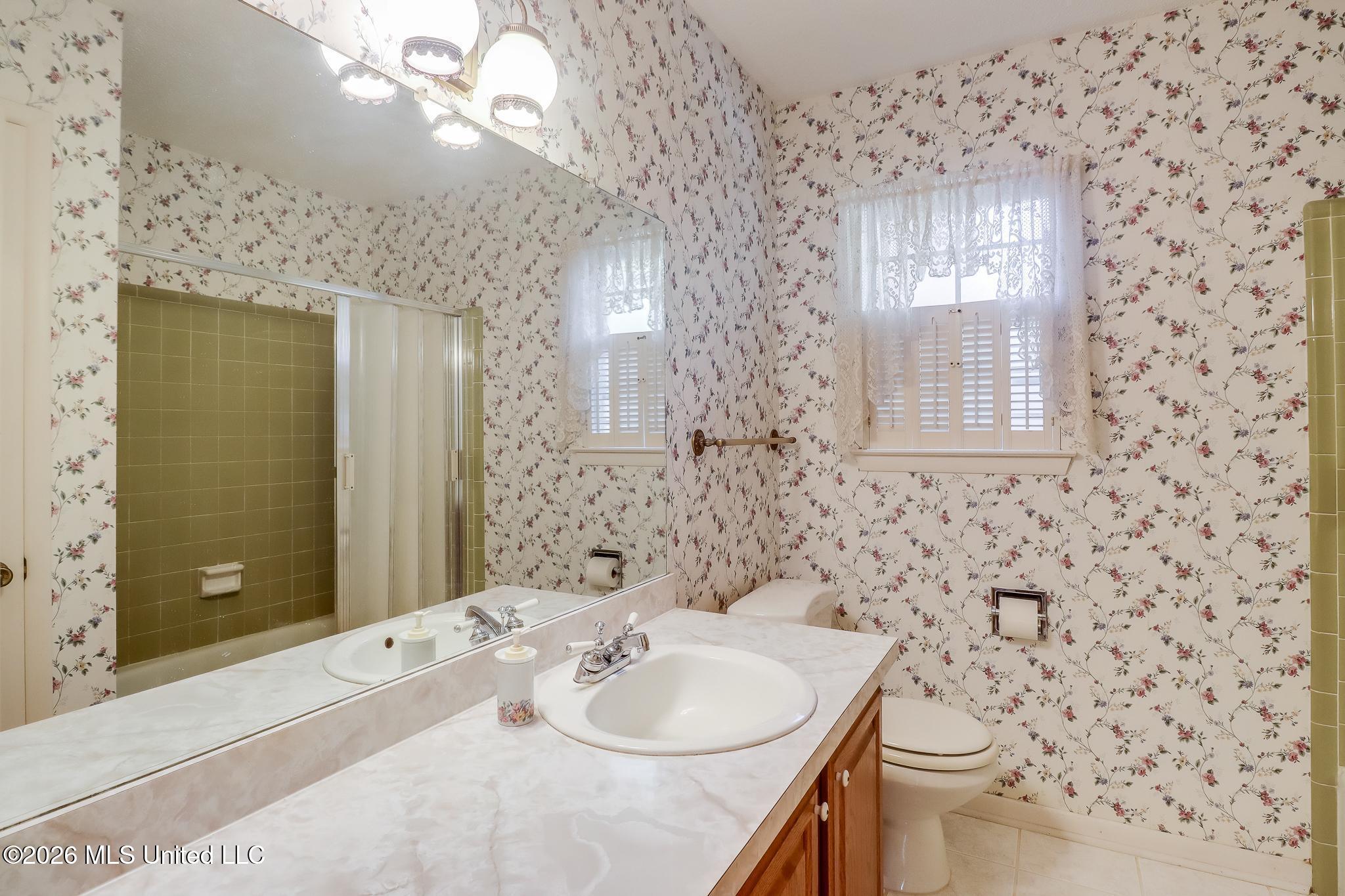 350 Oakridge Circle