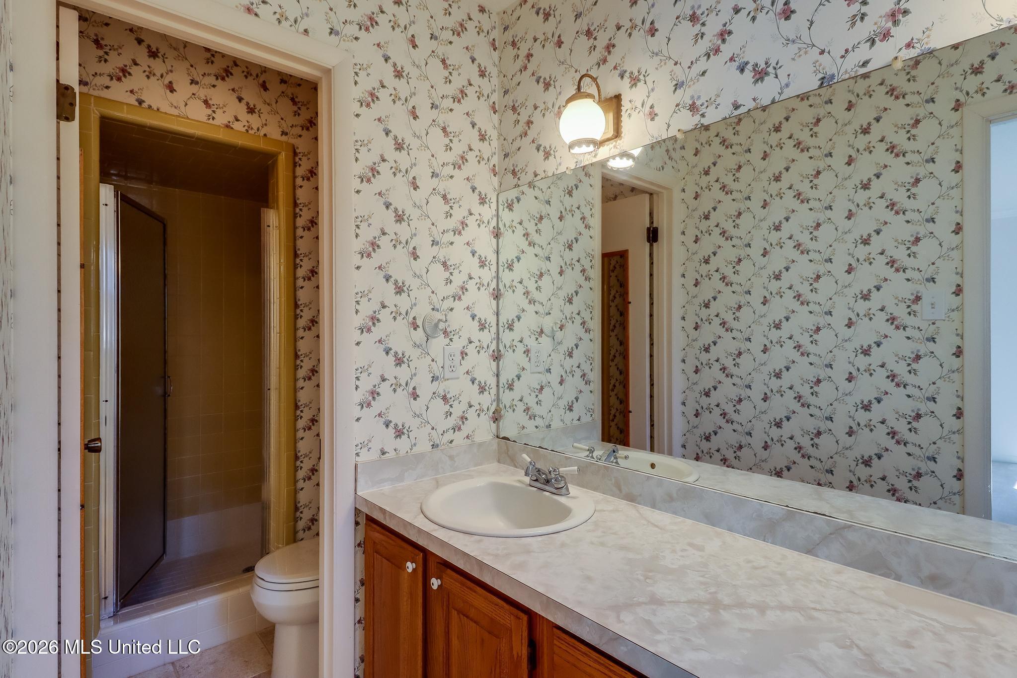 350 Oakridge Circle