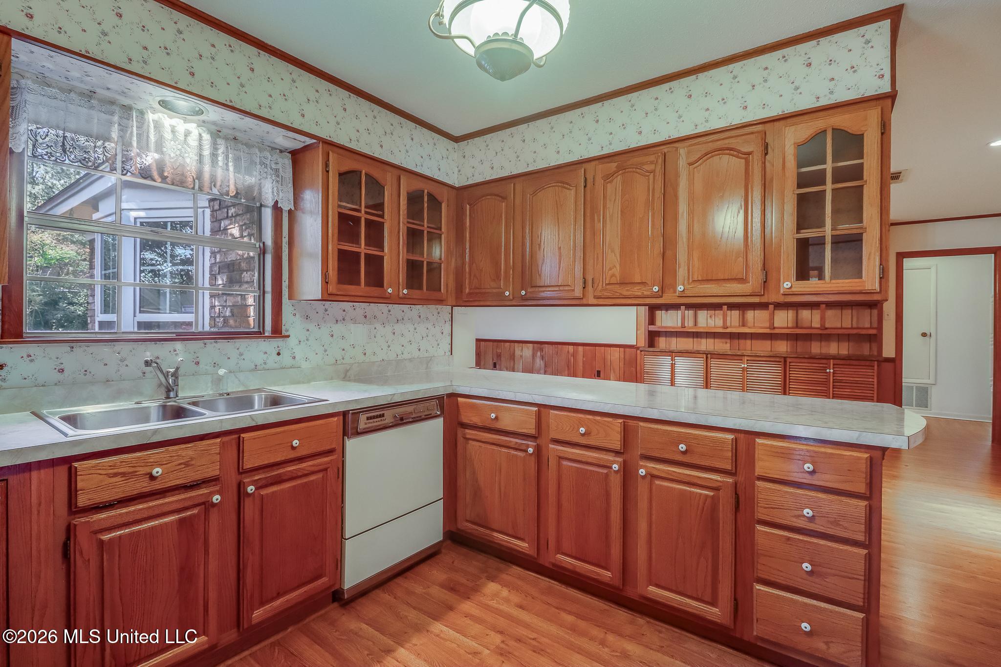 350 Oakridge Circle