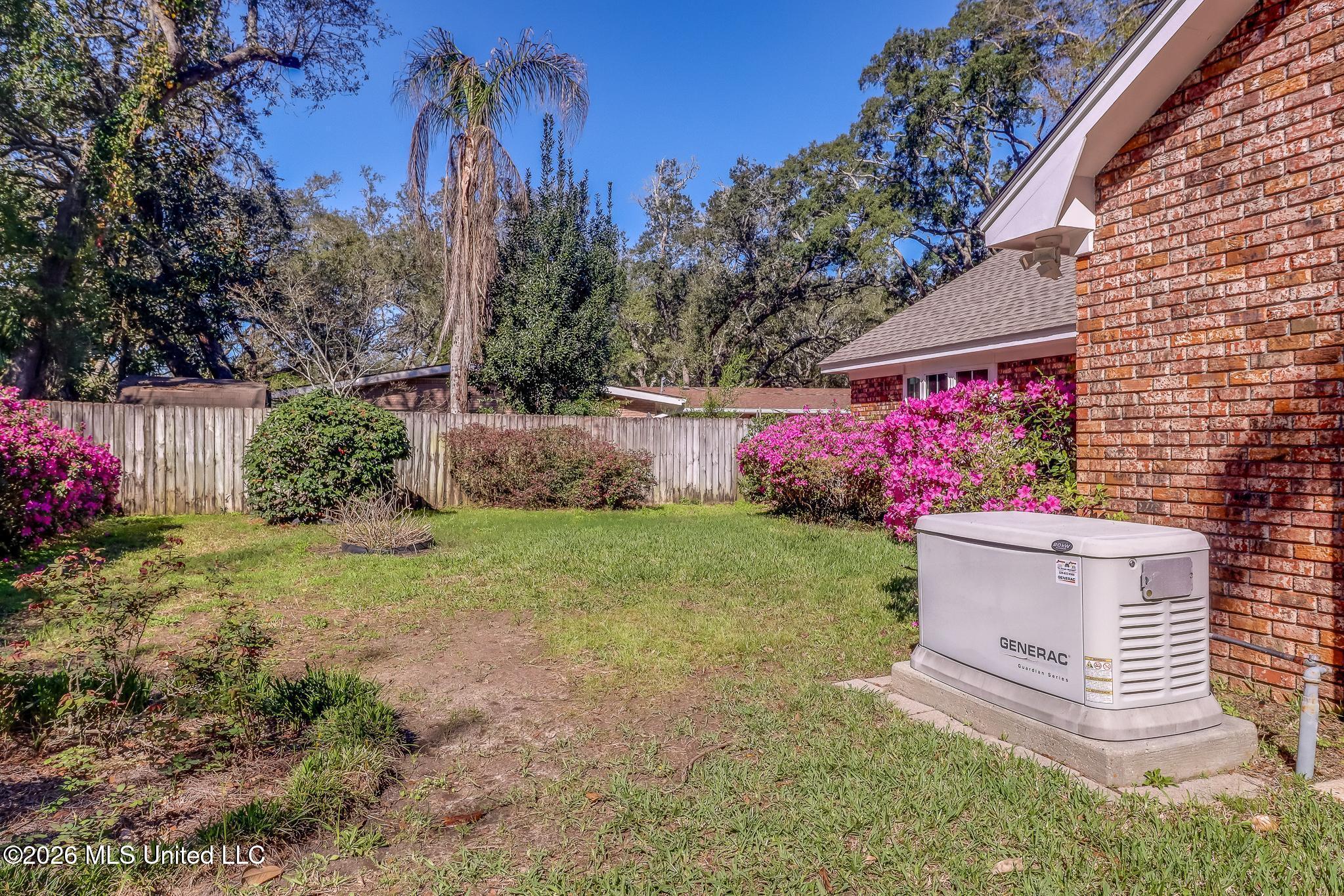 350 Oakridge Circle