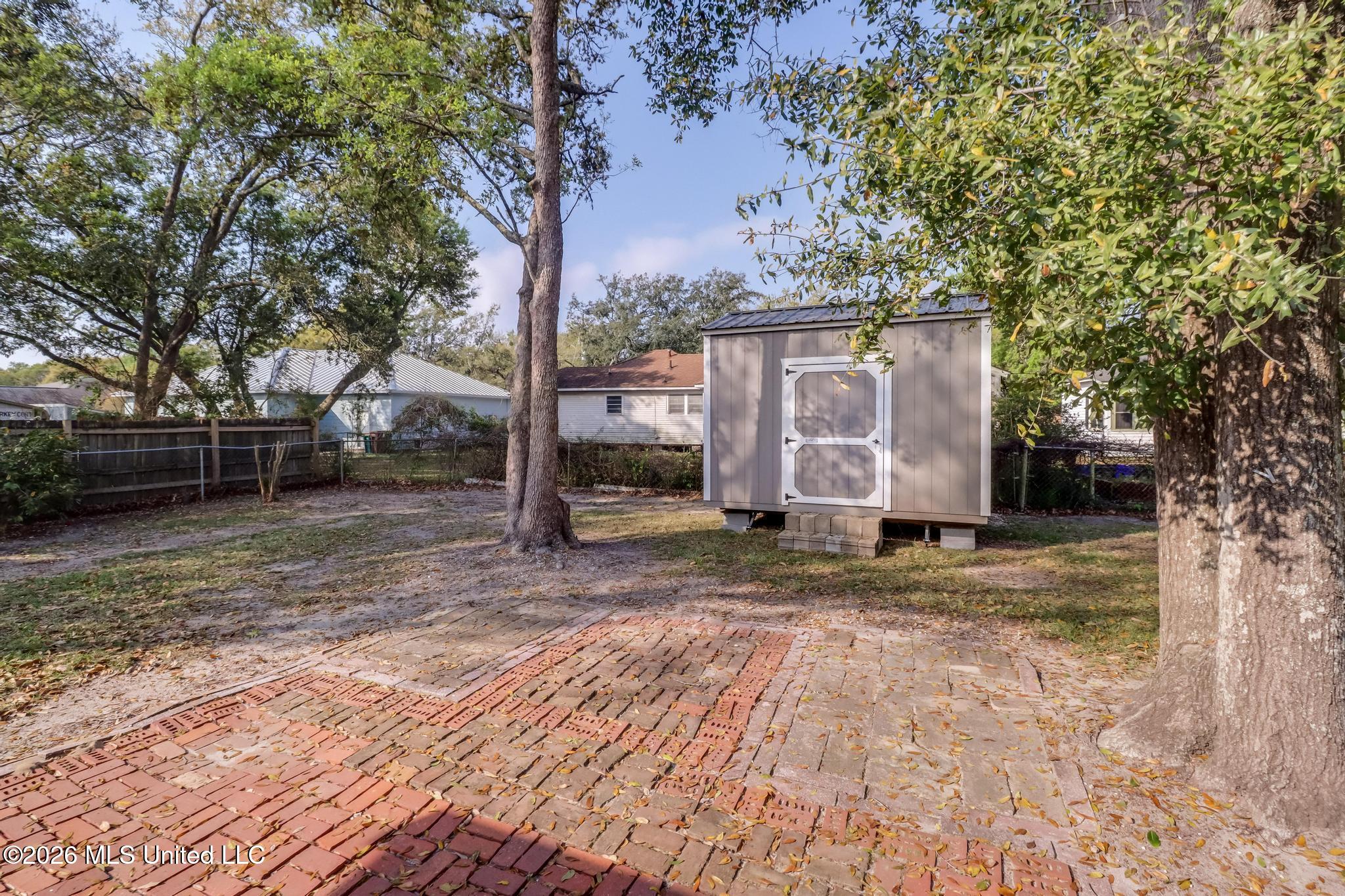 102 S Wright Avenue