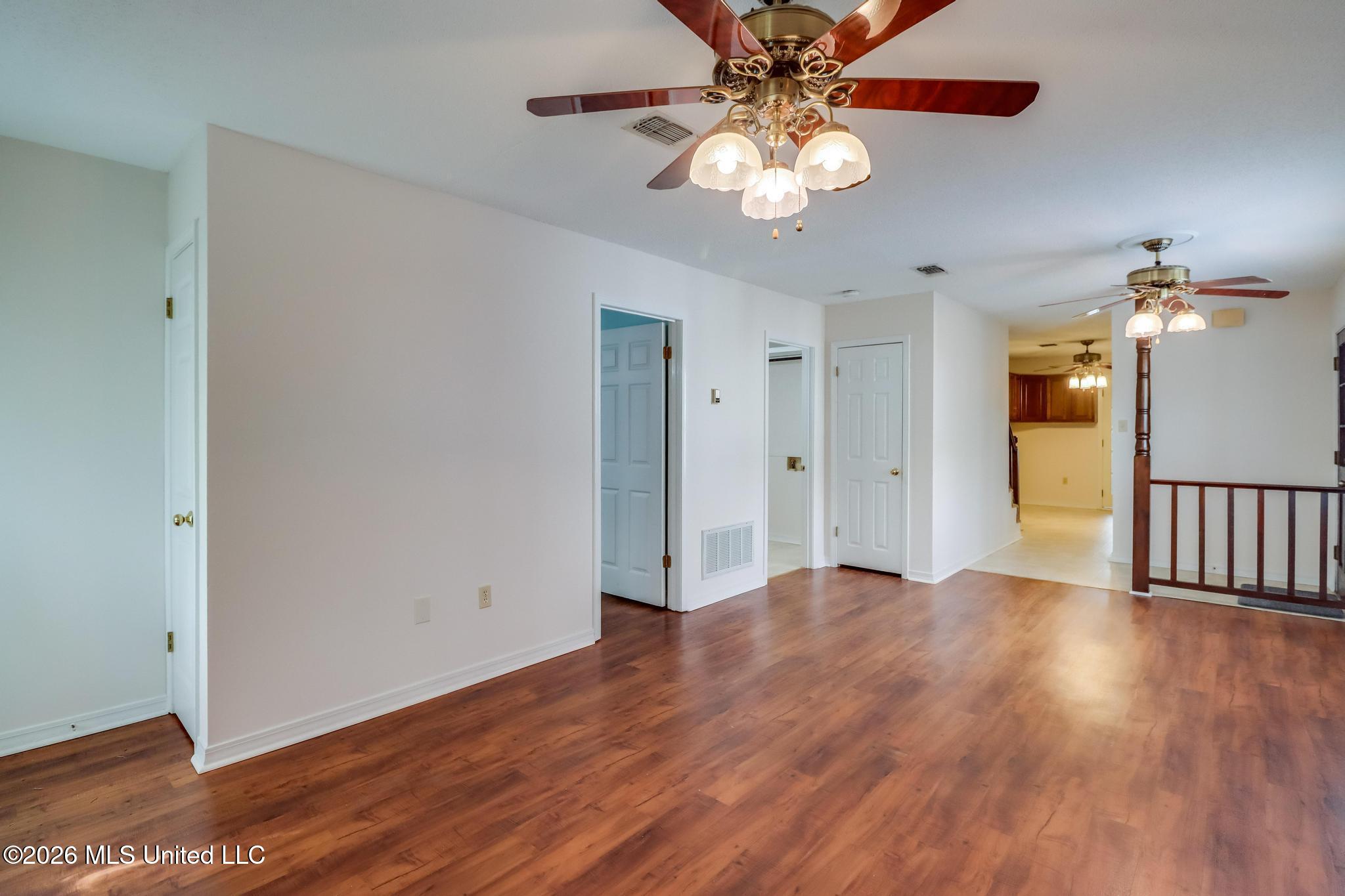 102 S Wright Avenue