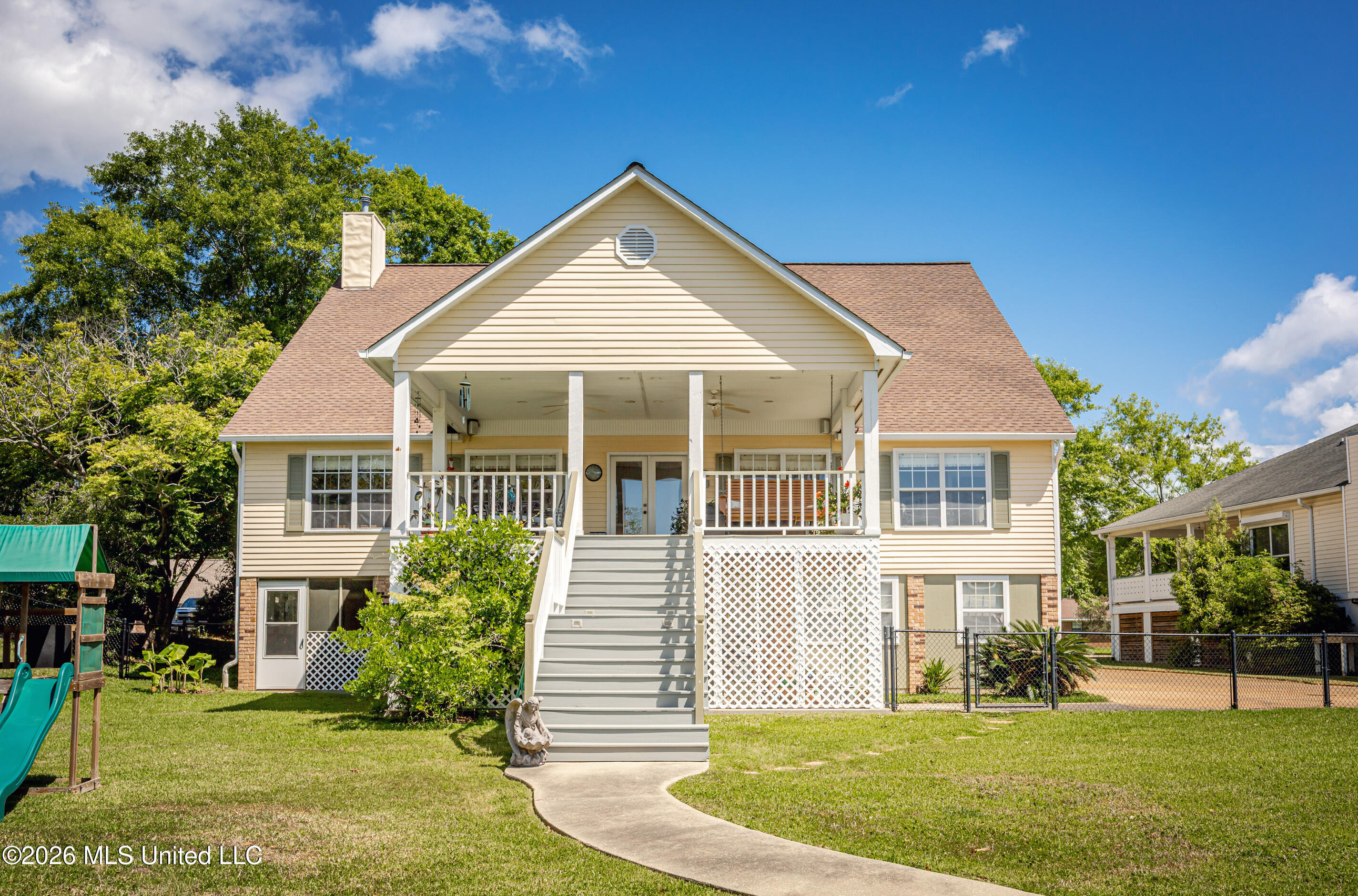 726 Live Oak Drive