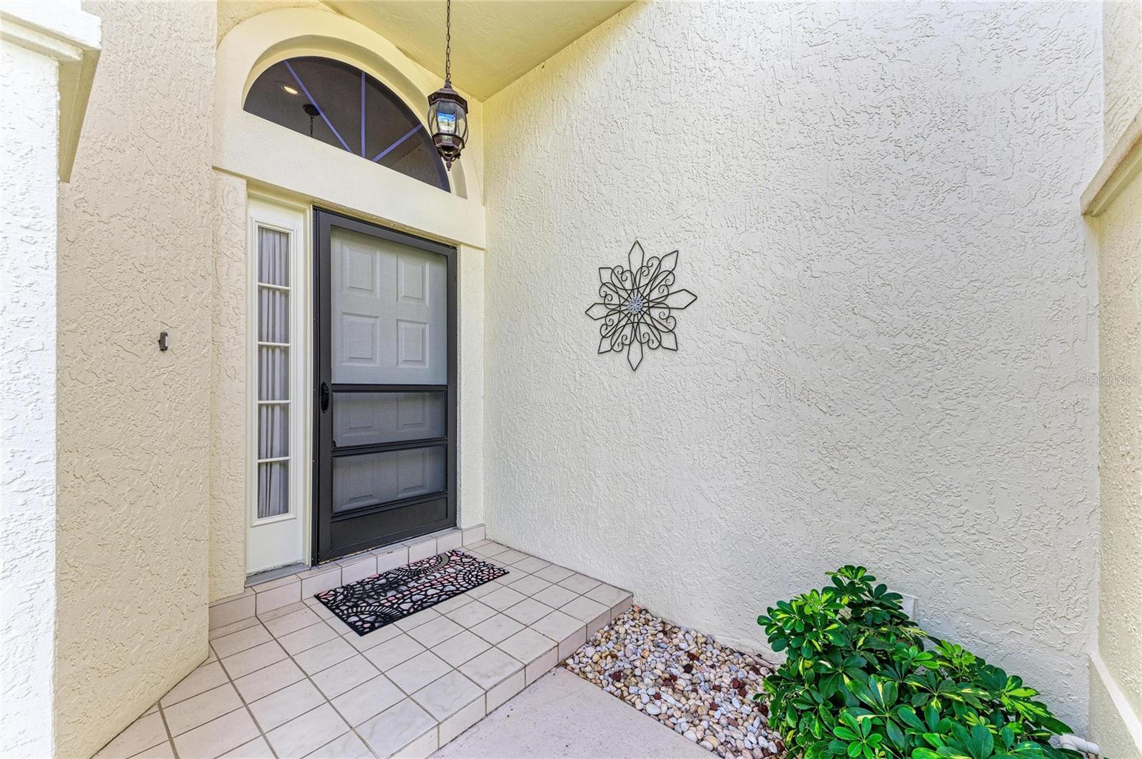 4909 CLUBVIEW CT E
