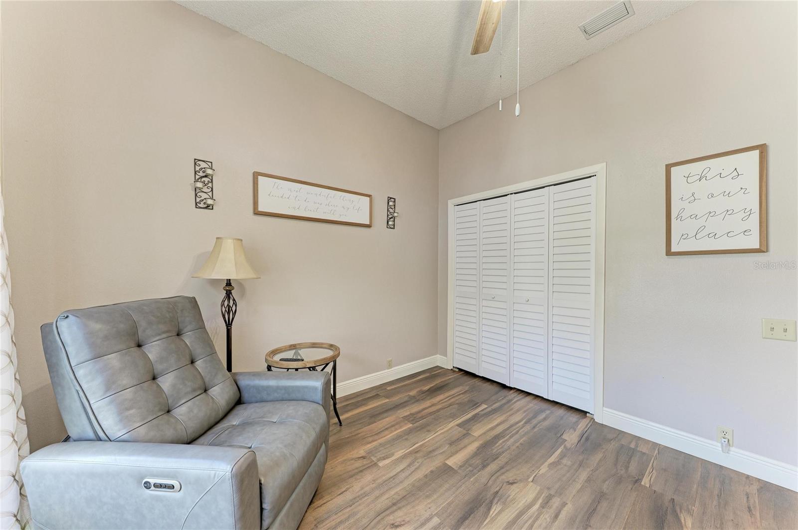 4909 CLUBVIEW CT E