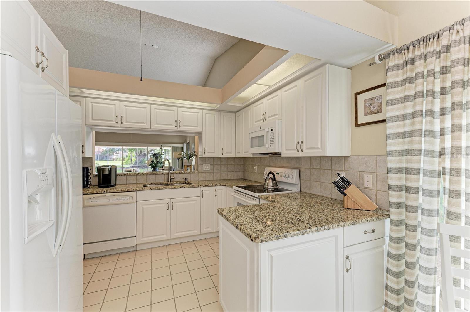 4909 CLUBVIEW CT E