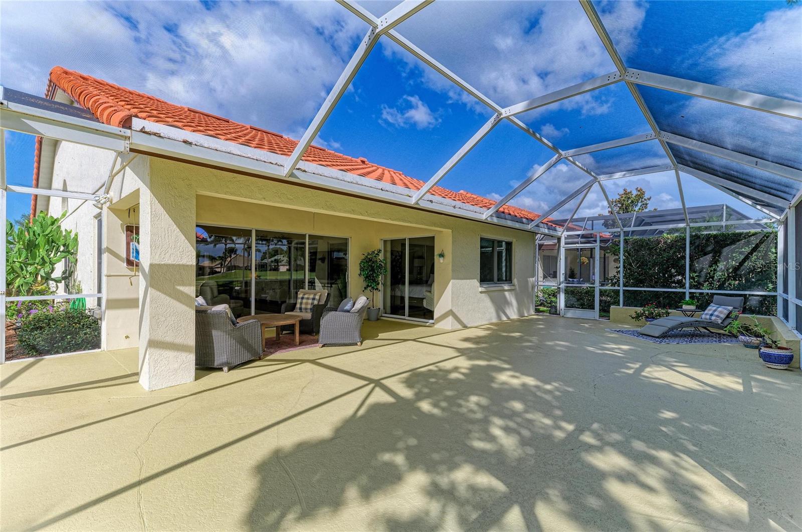4909 CLUBVIEW CT E