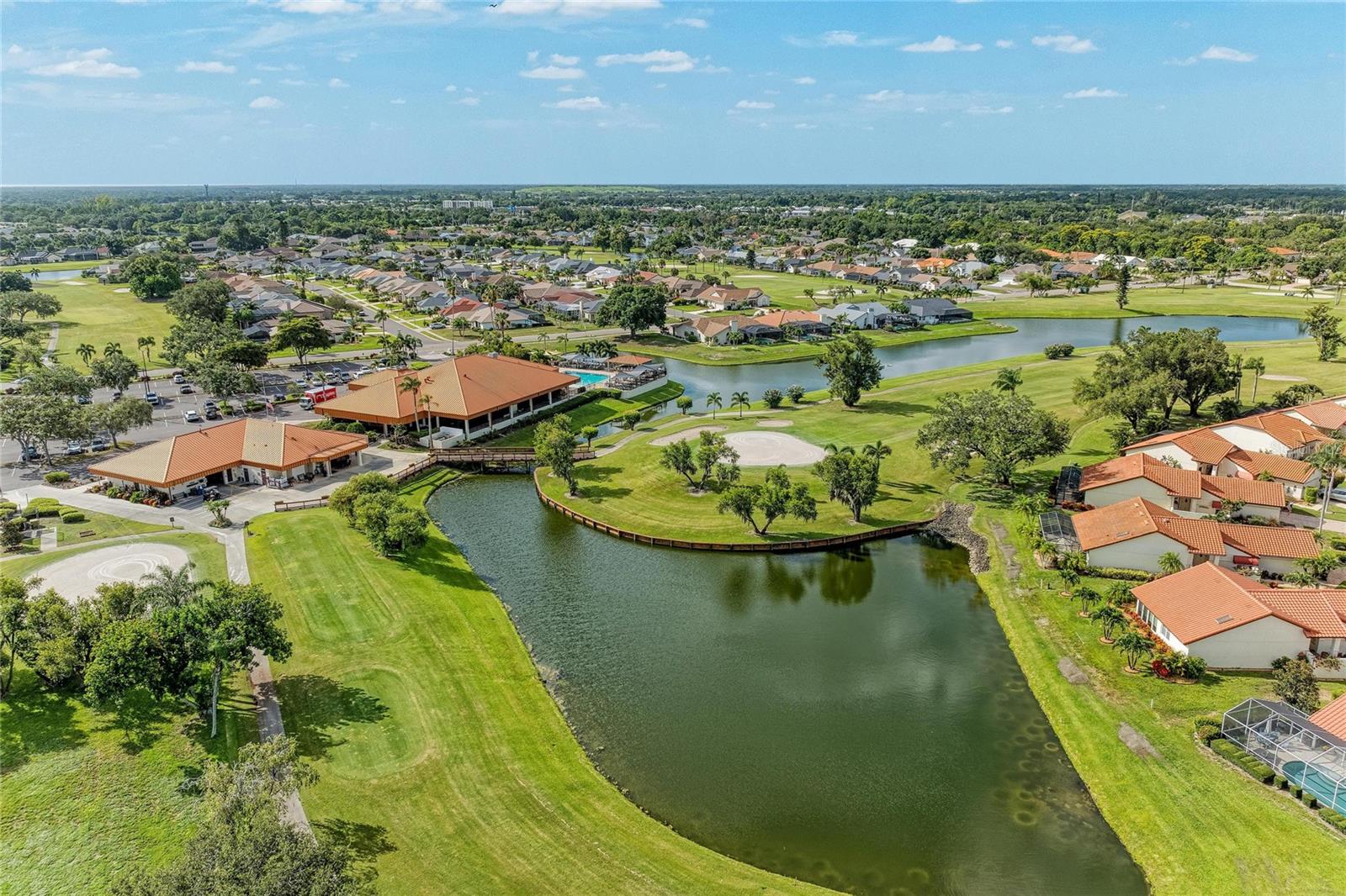 4909 CLUBVIEW CT E