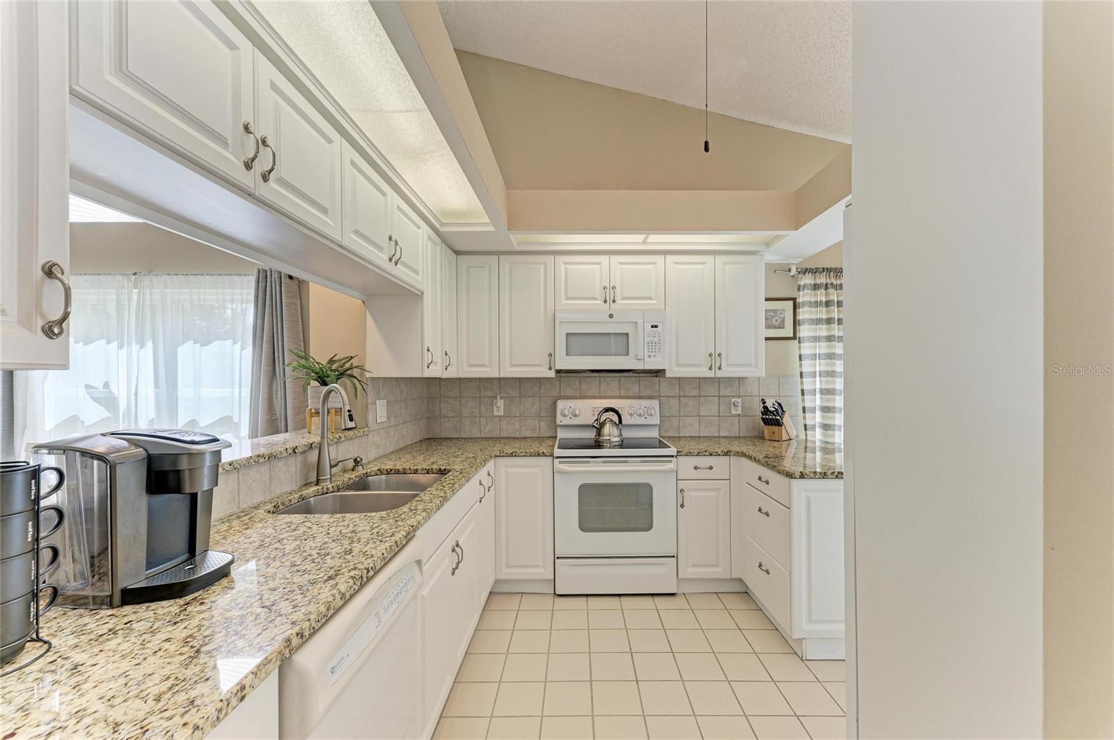 4909 CLUBVIEW CT E