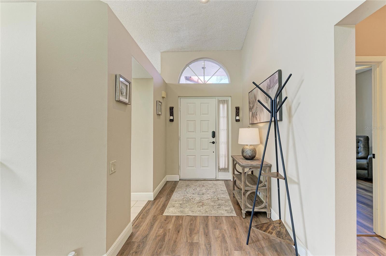 4909 CLUBVIEW CT E