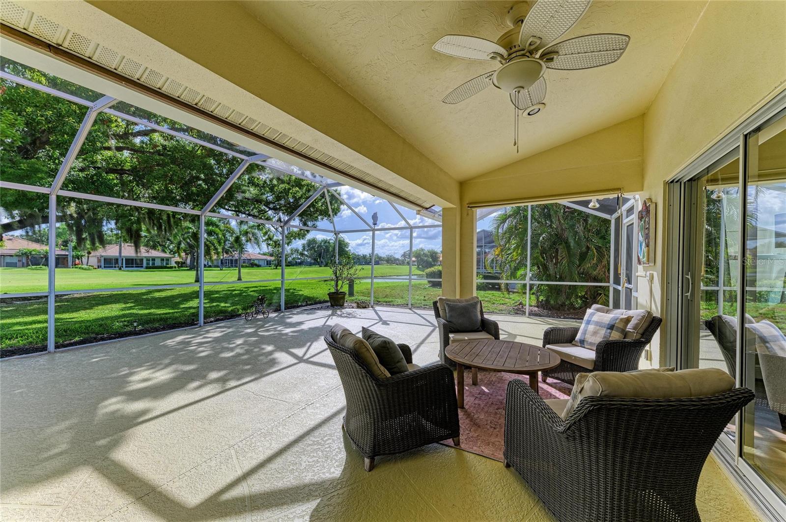 4909 CLUBVIEW CT E