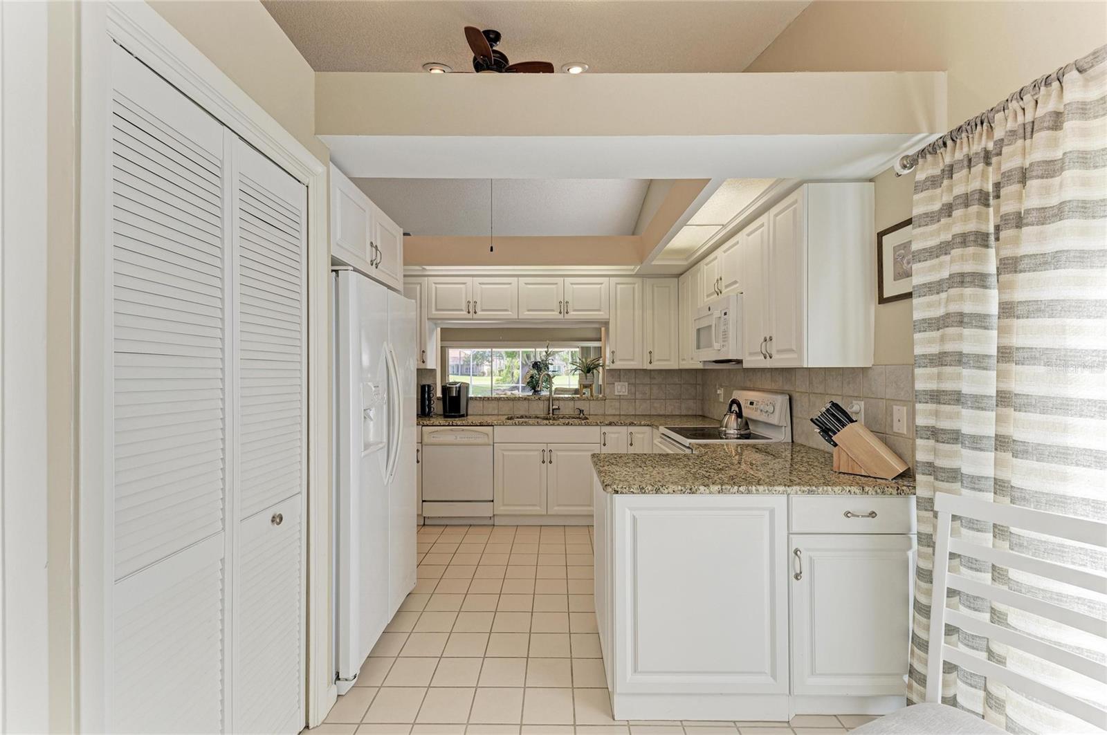 4909 CLUBVIEW CT E