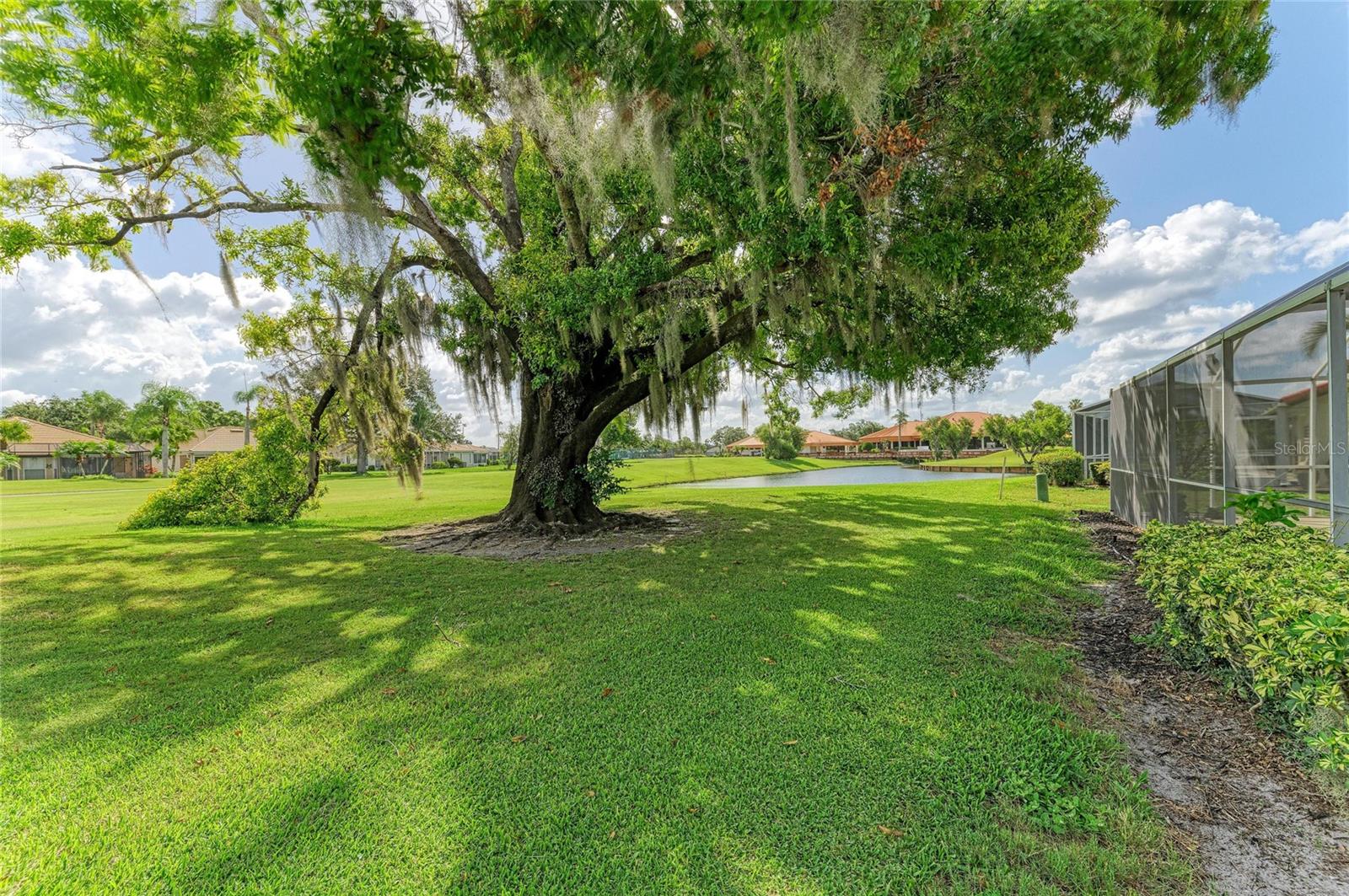 4909 CLUBVIEW CT E
