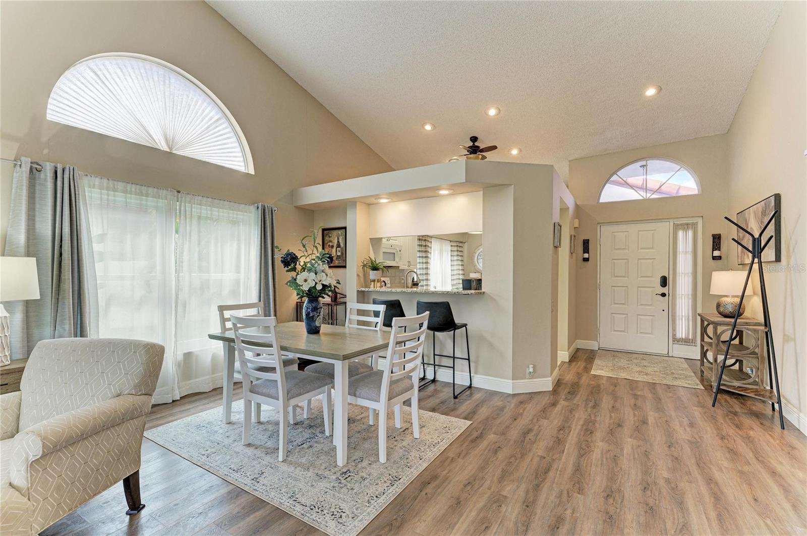 4909 CLUBVIEW CT E