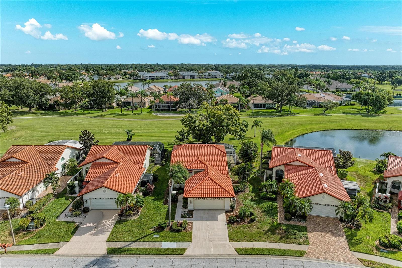 4909 CLUBVIEW CT E