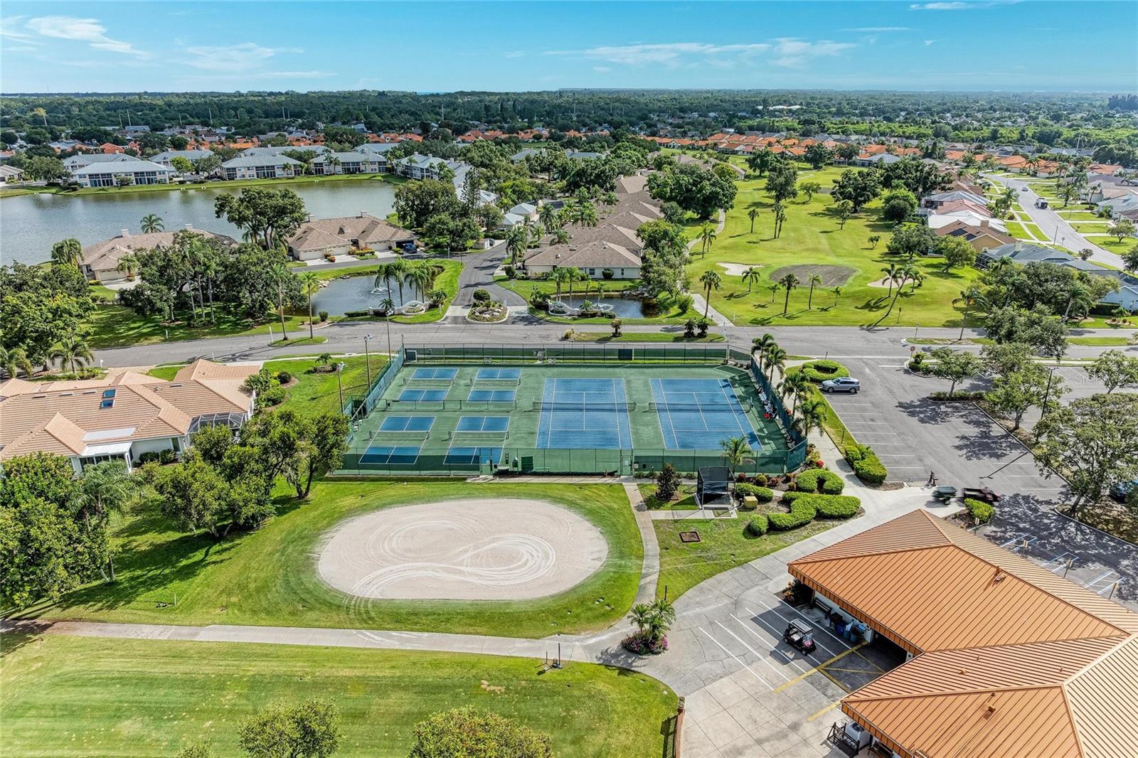 4909 CLUBVIEW CT E