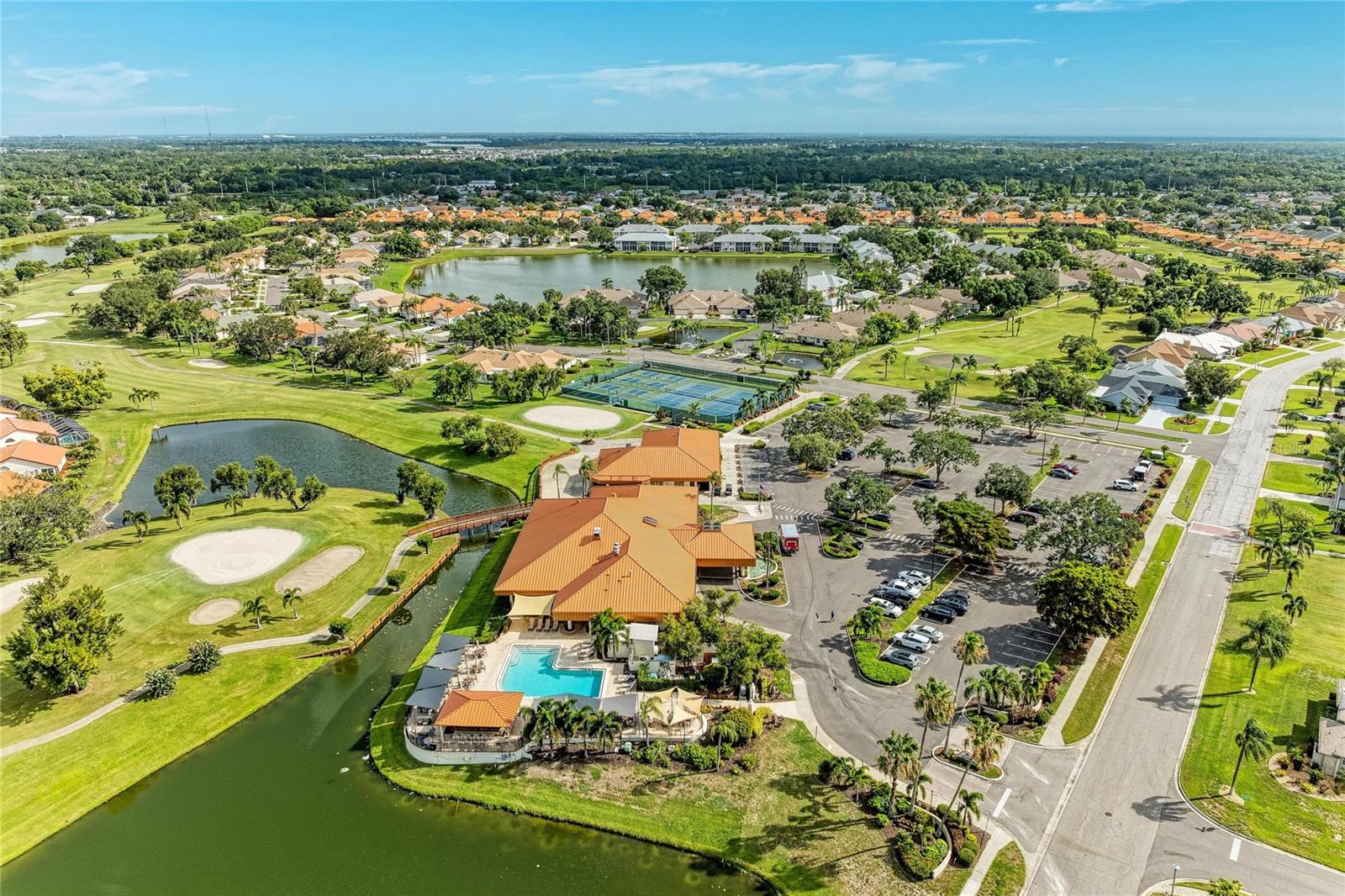 4909 CLUBVIEW CT E