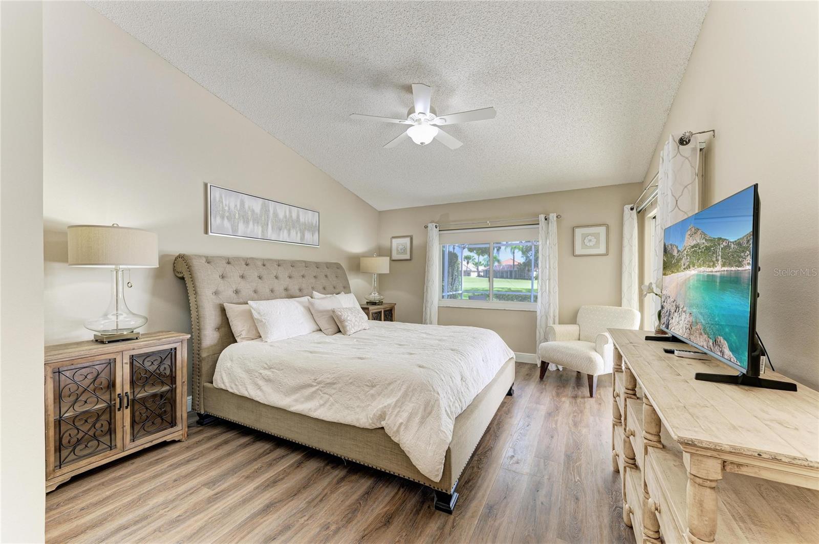 4909 CLUBVIEW CT E