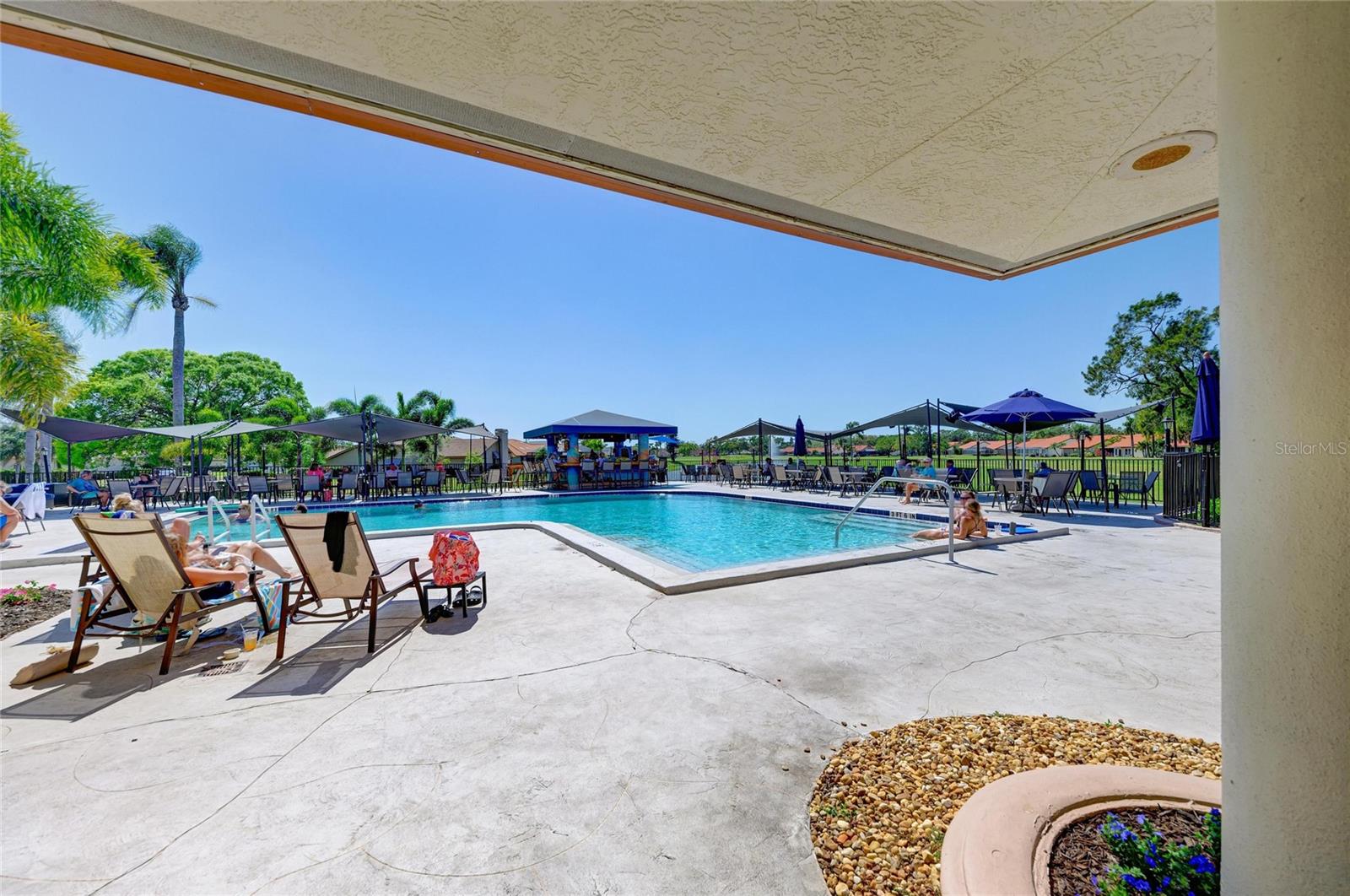4909 CLUBVIEW CT E