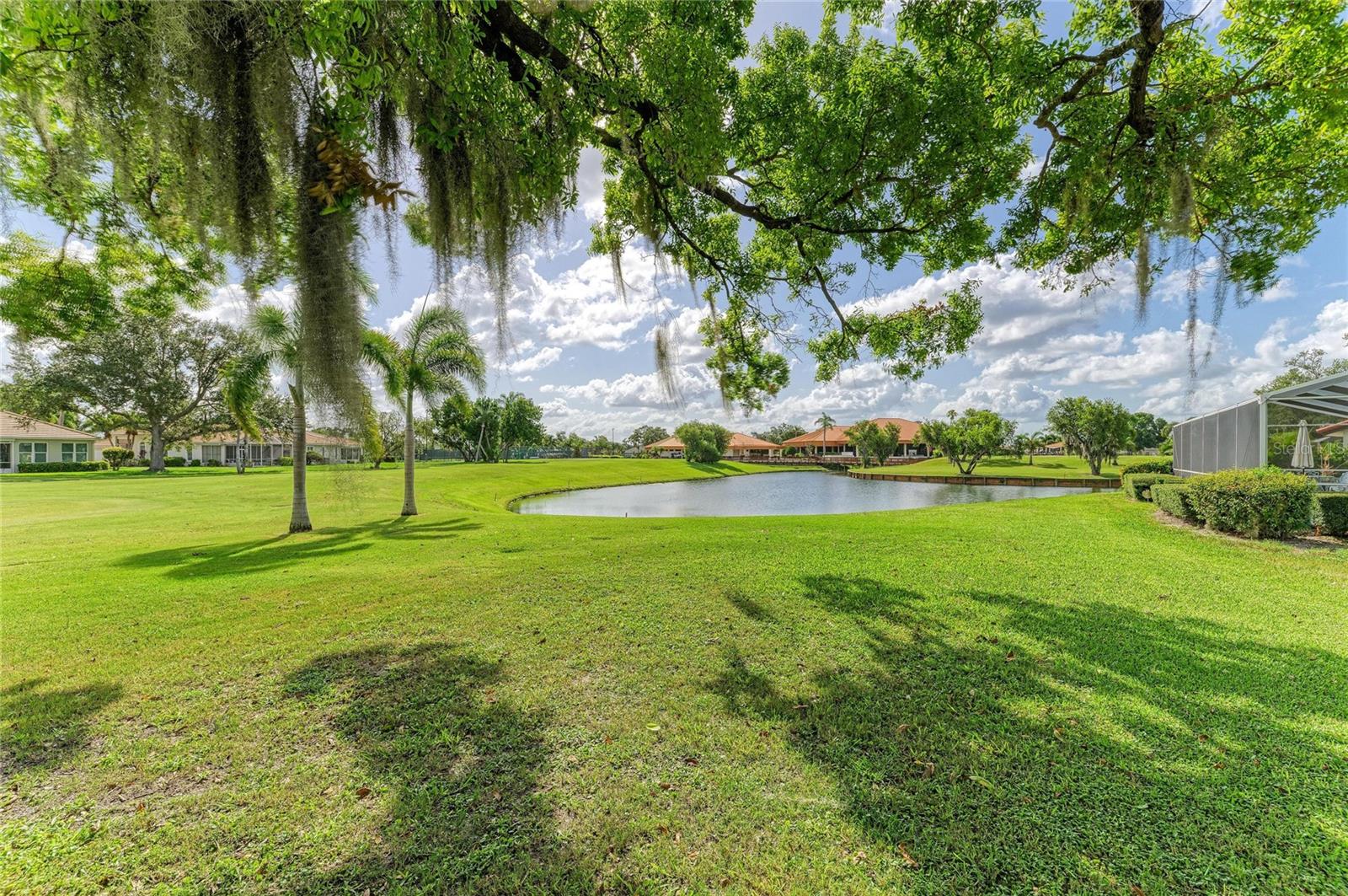 4909 CLUBVIEW CT E