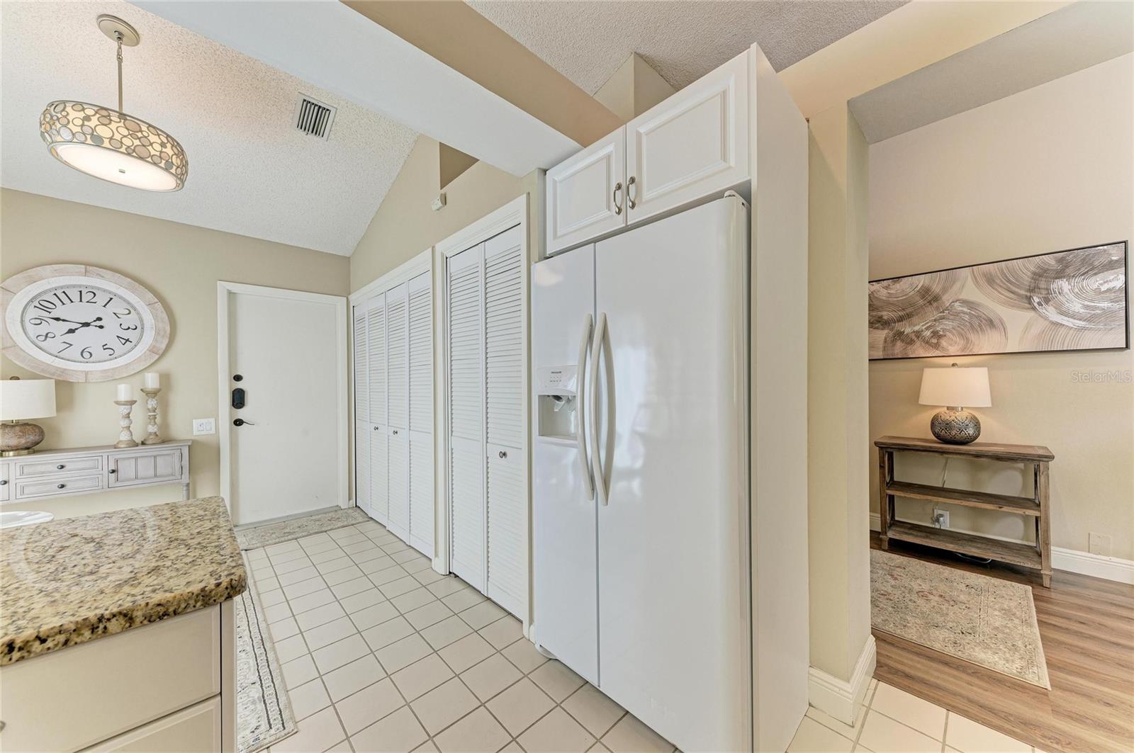 4909 CLUBVIEW CT E