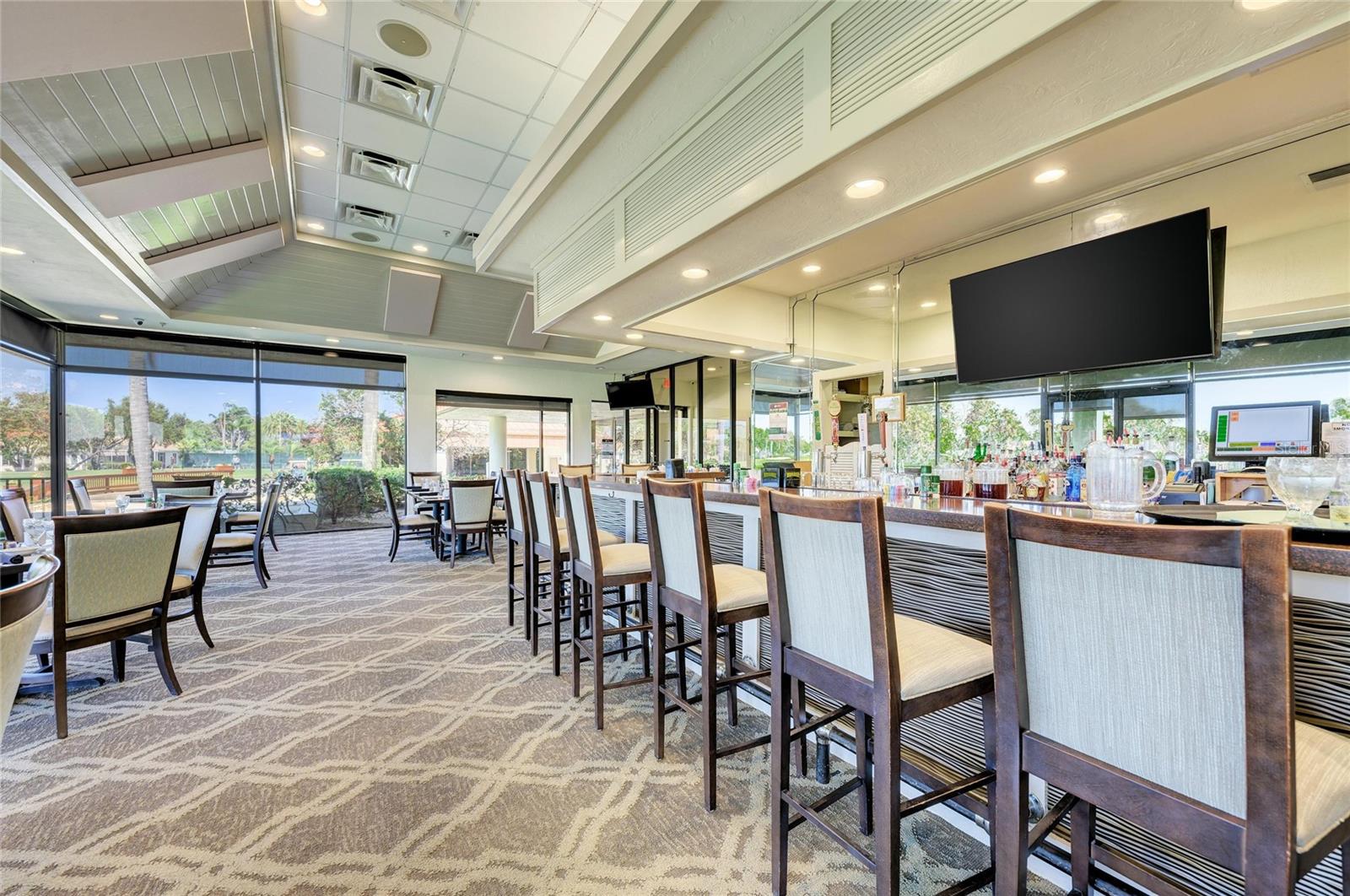 4909 CLUBVIEW CT E