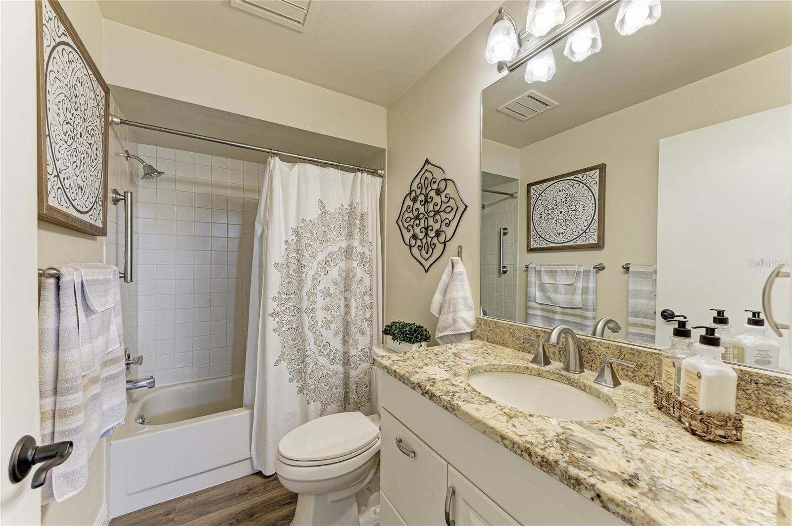 4909 CLUBVIEW CT E