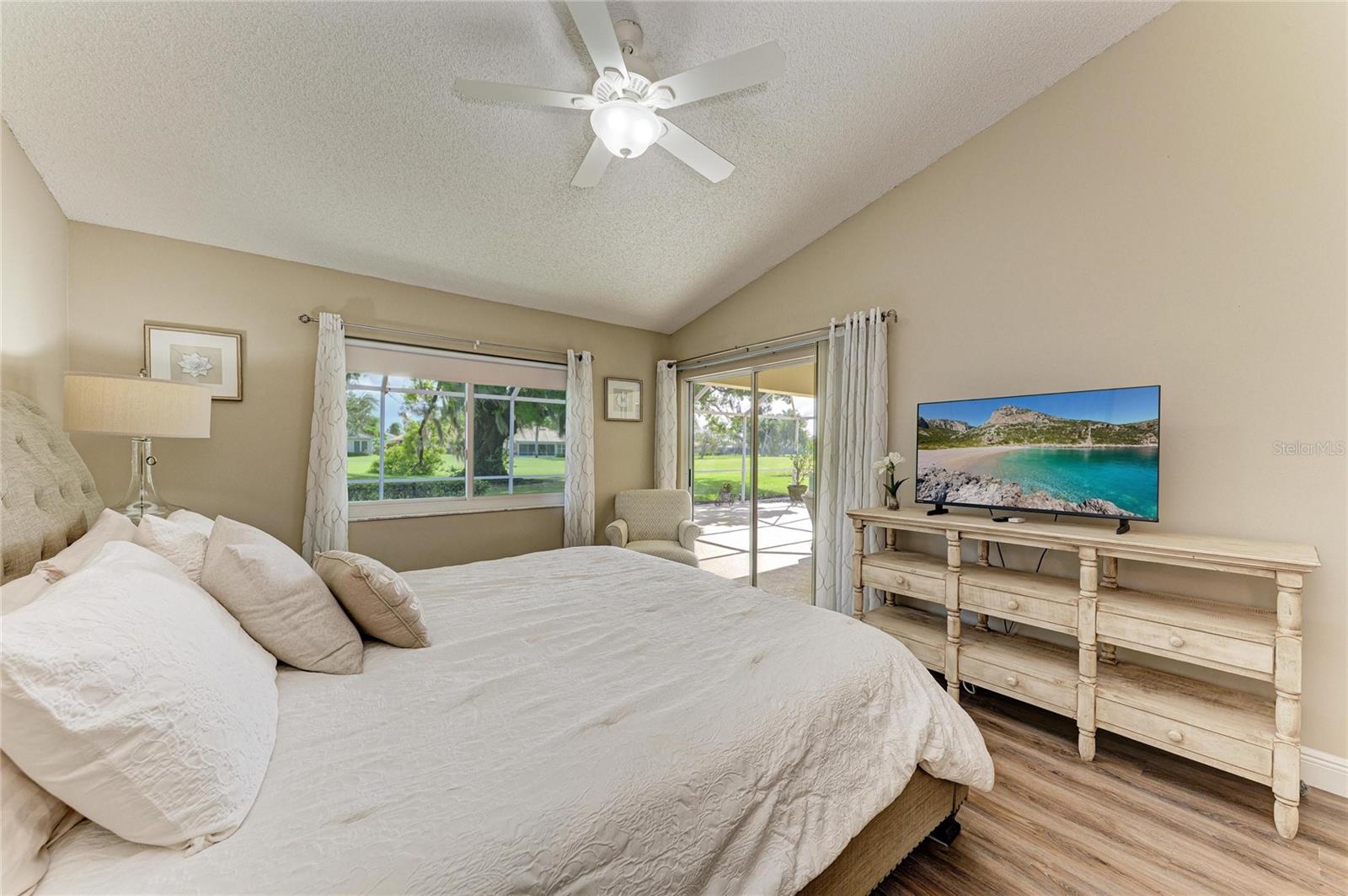 4909 CLUBVIEW CT E