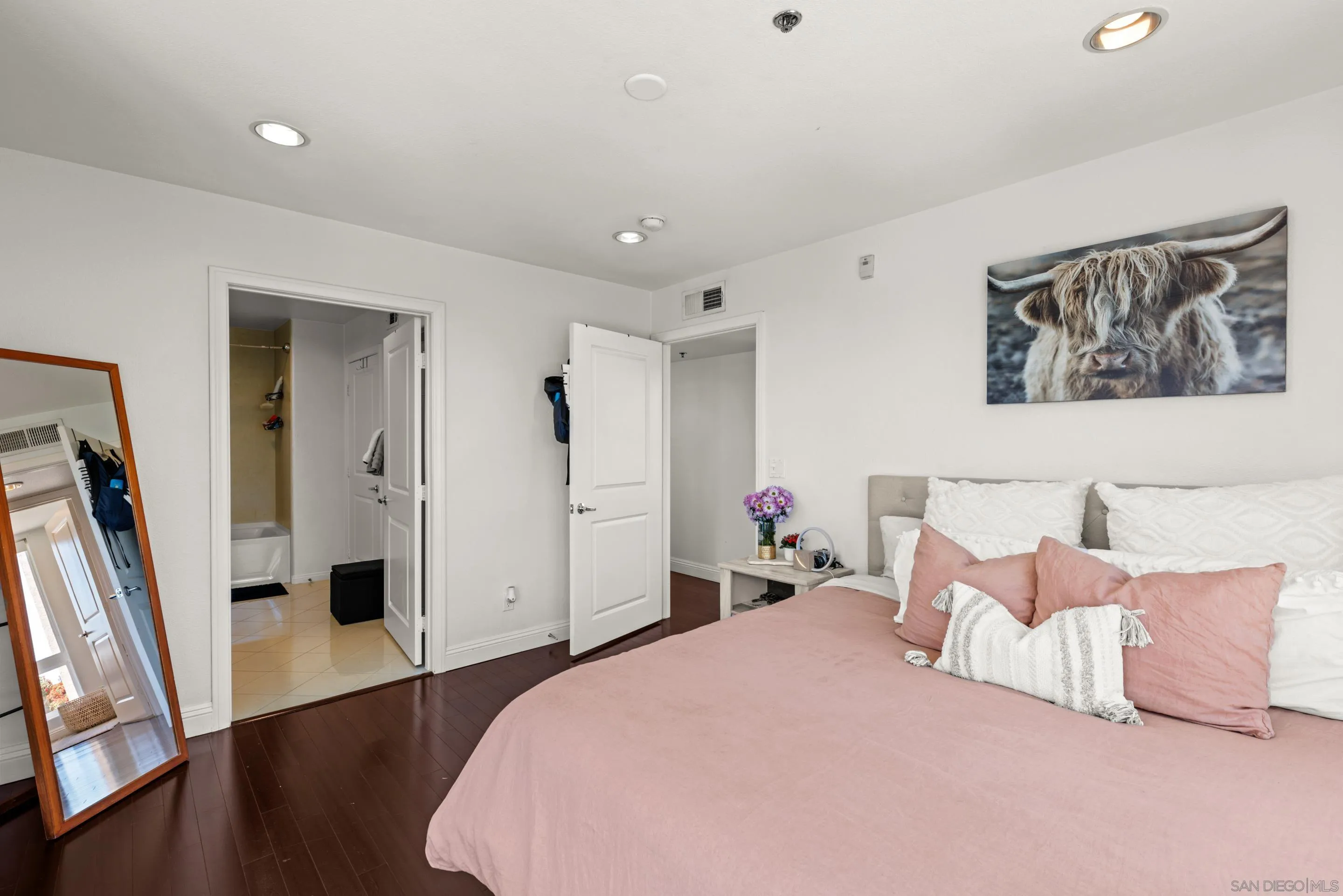 924 Hornblend Street