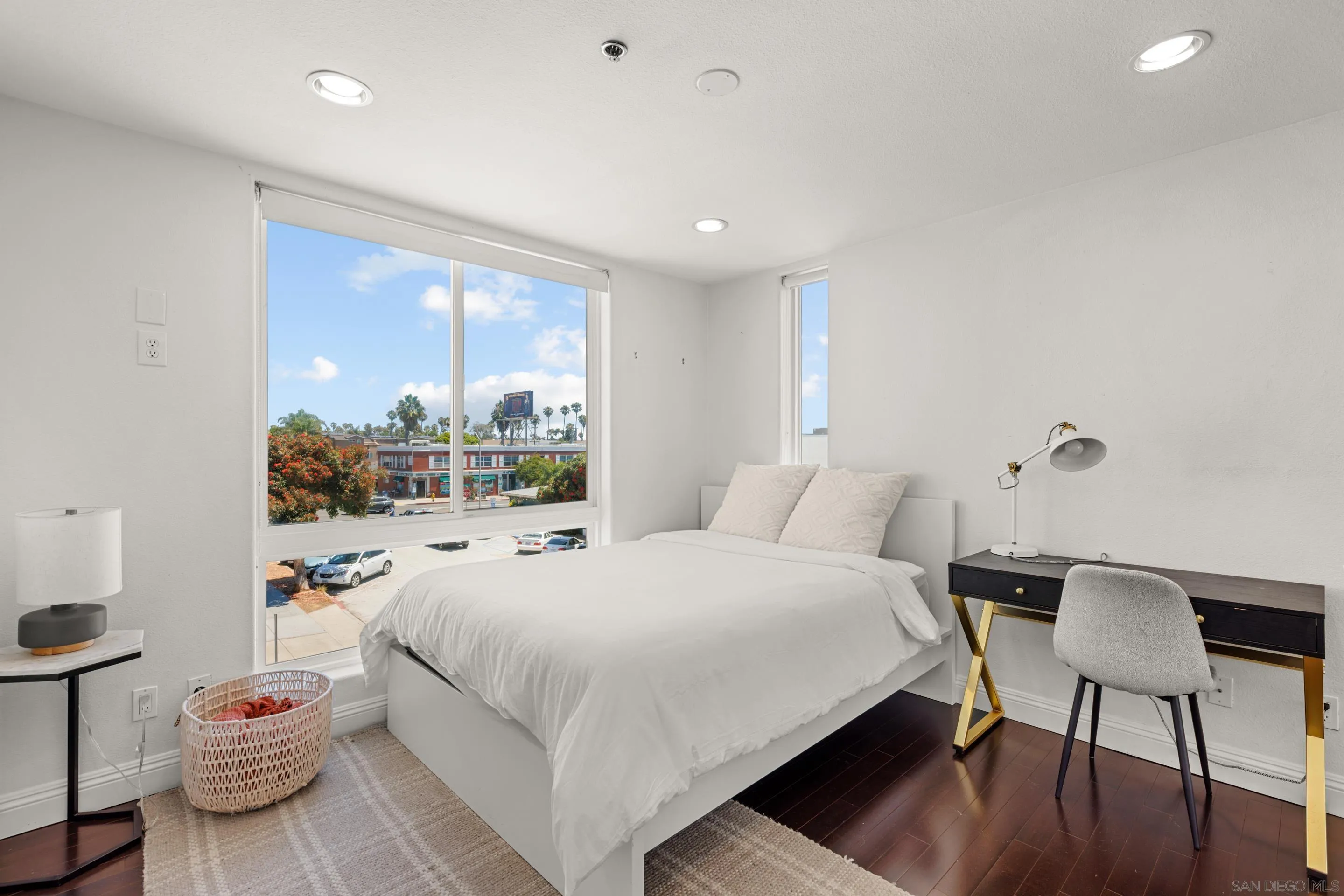 924 Hornblend Street