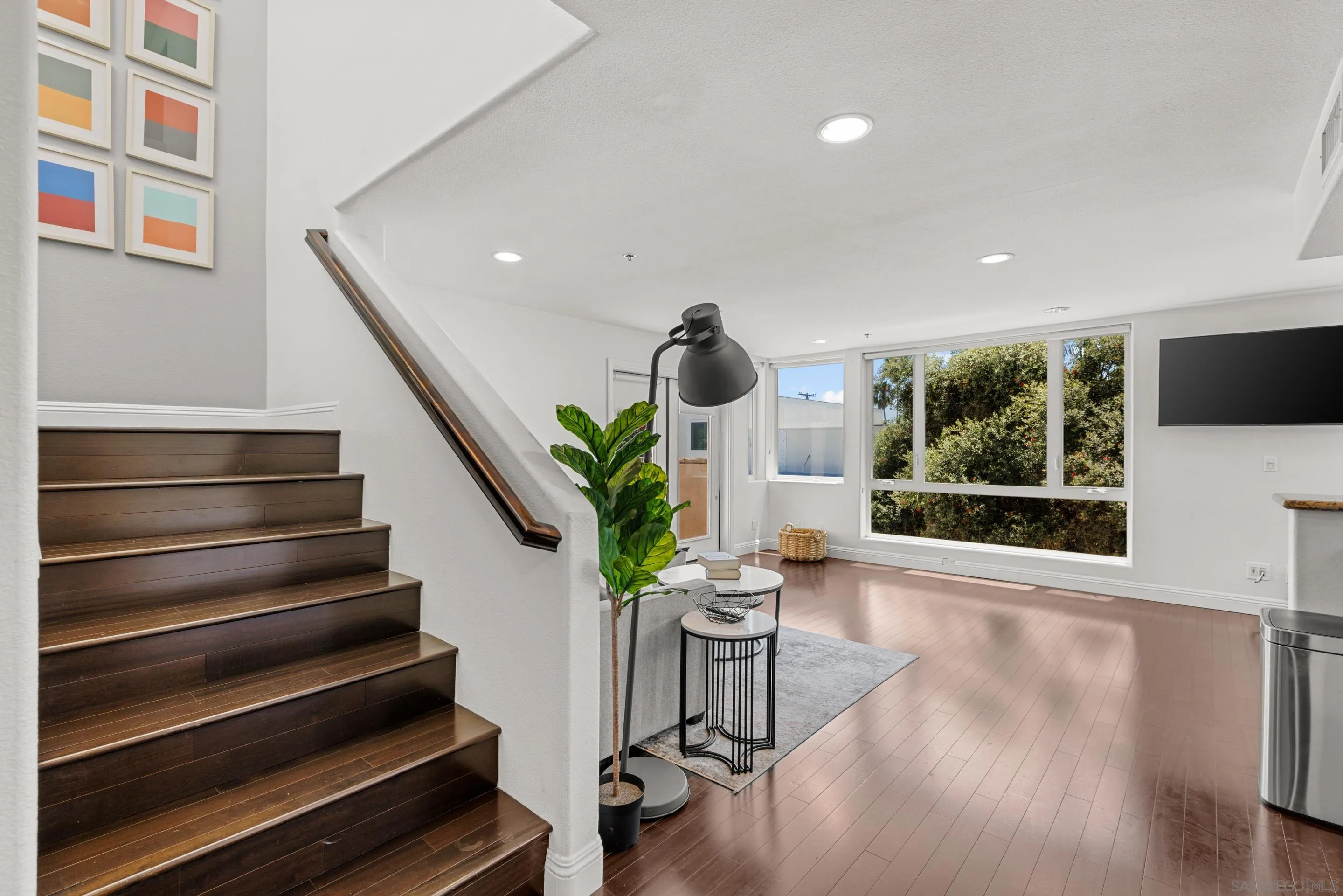924 Hornblend Street