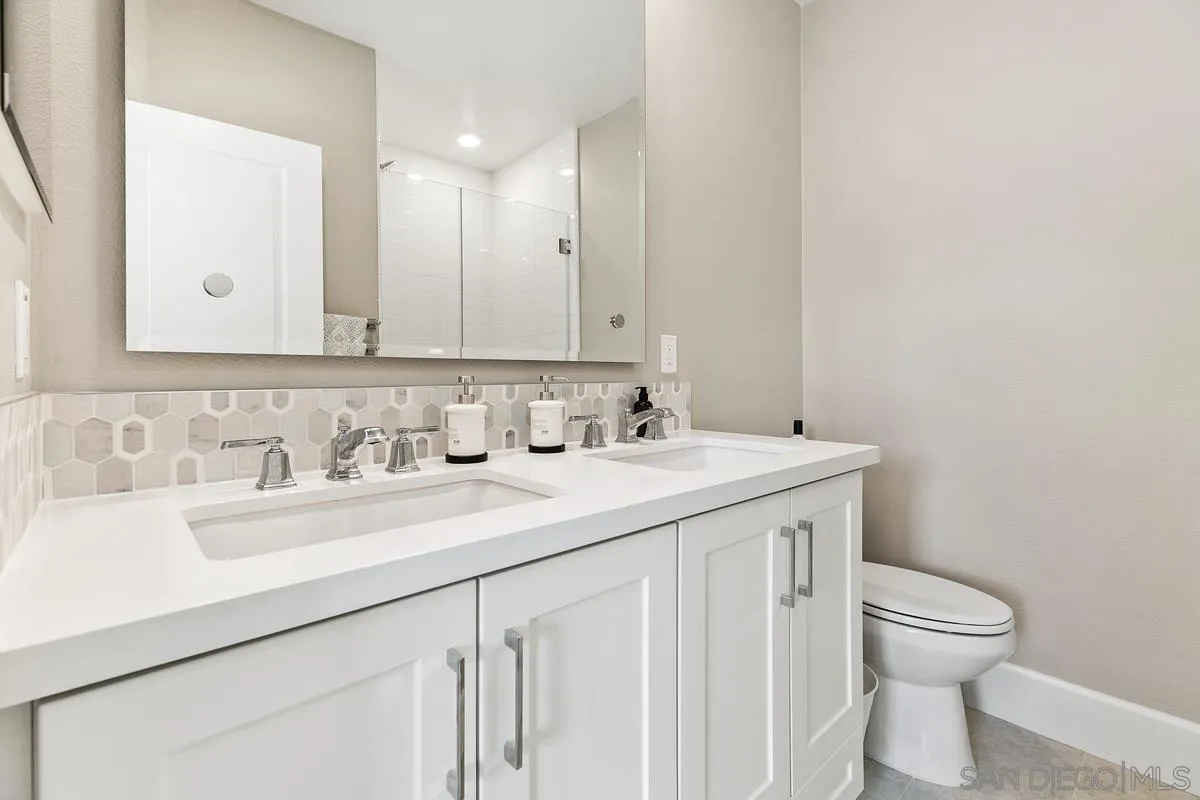 807 Santa Barbara Pl