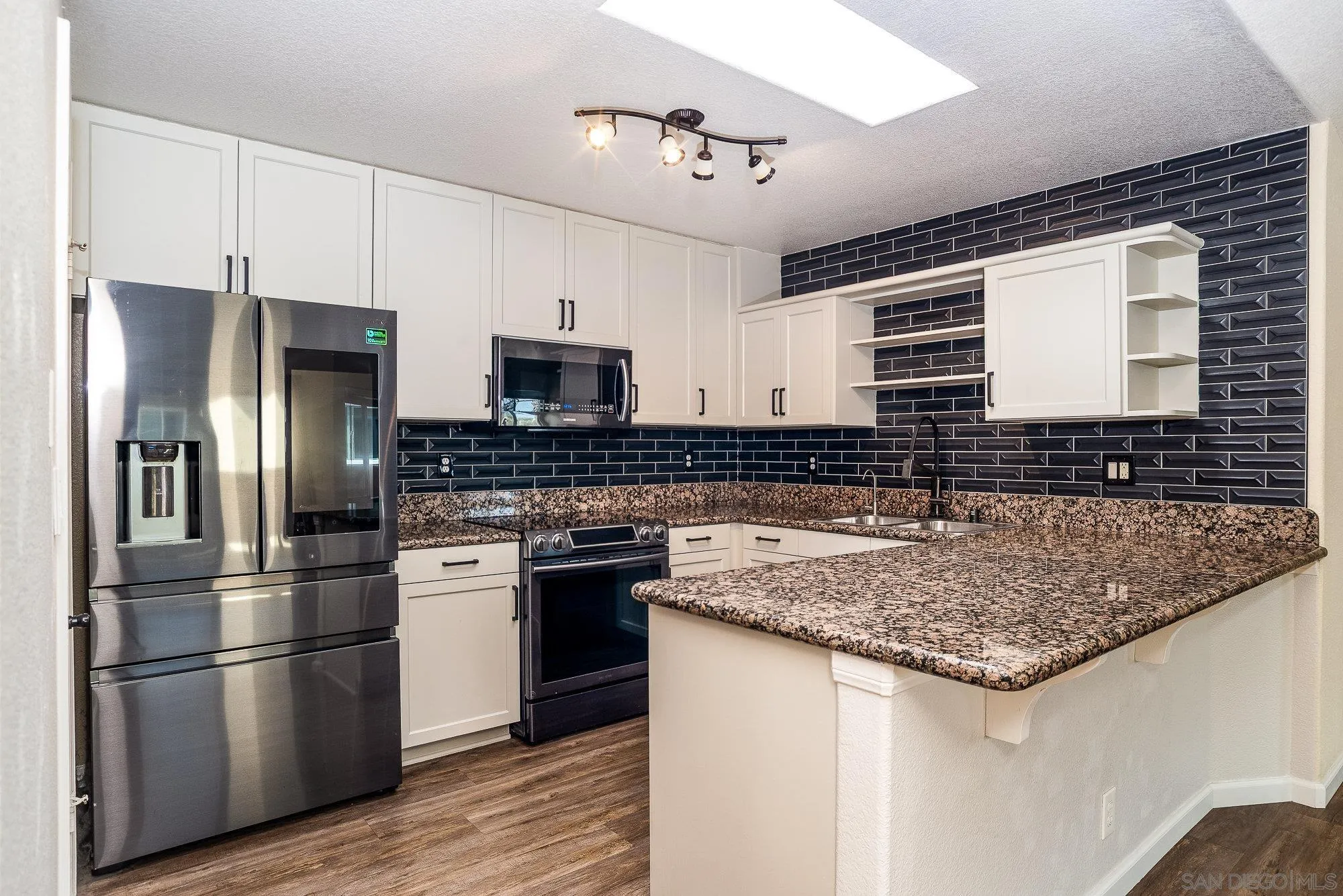 1548 Thomas Ave Unit 6