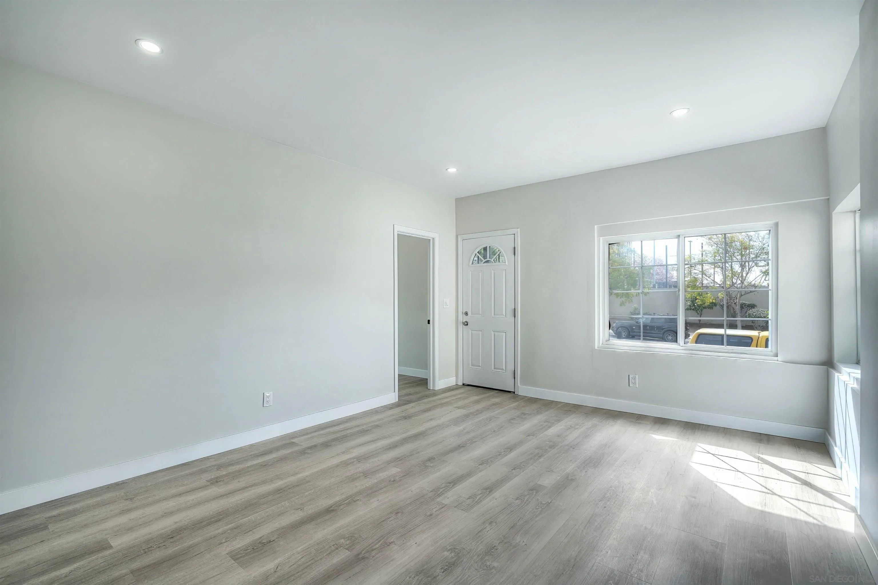 2548 Island Ave