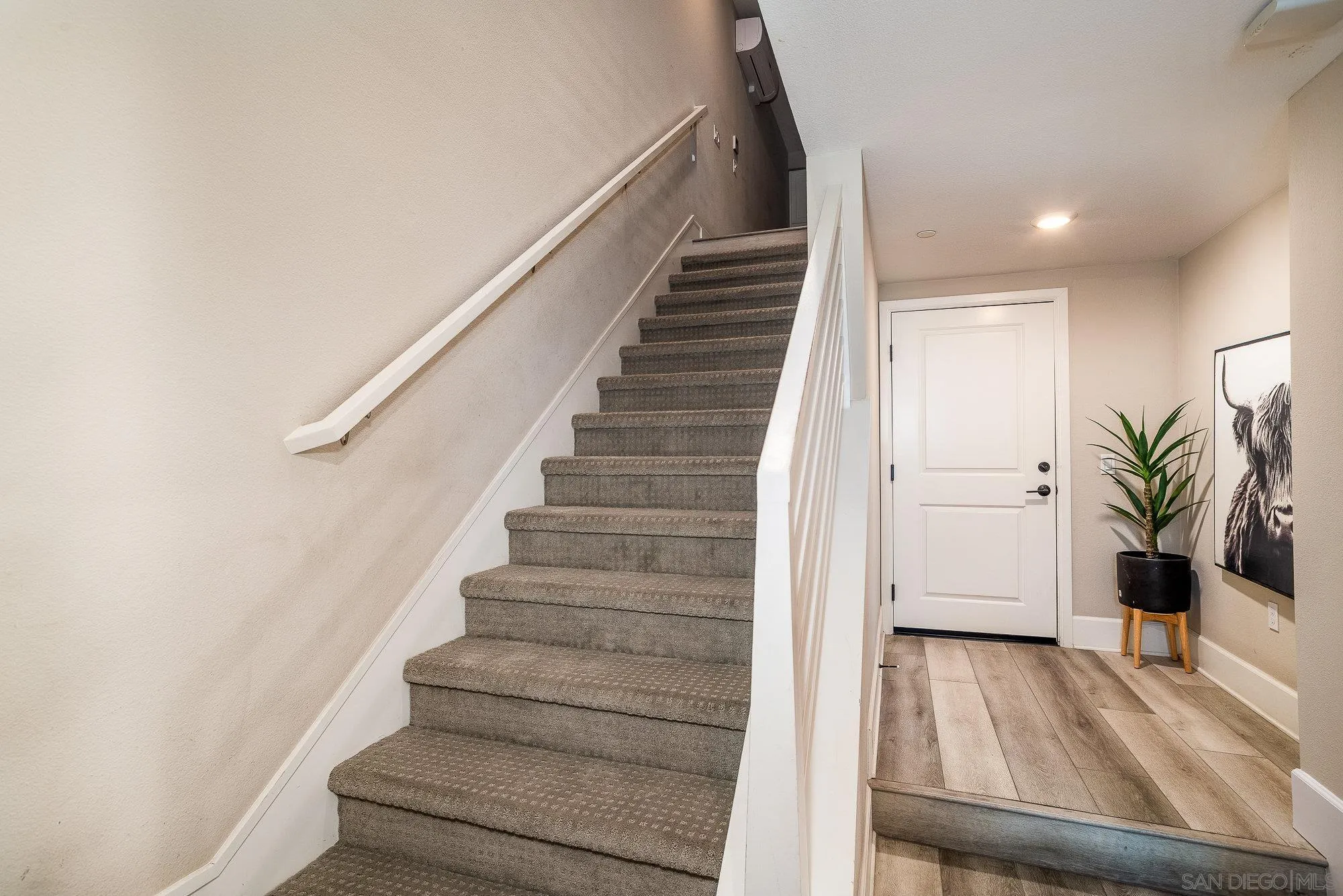 807 Santa Barbara Pl