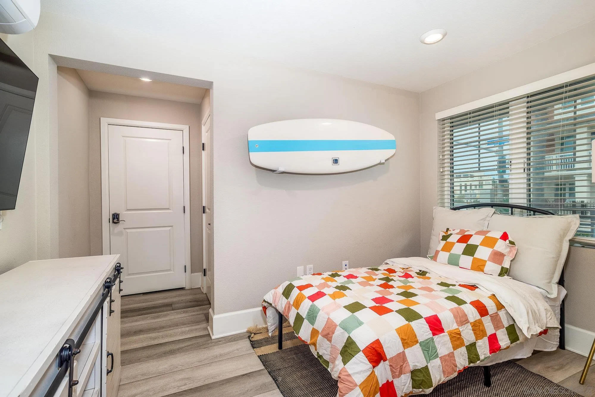 807 Santa Barbara Pl