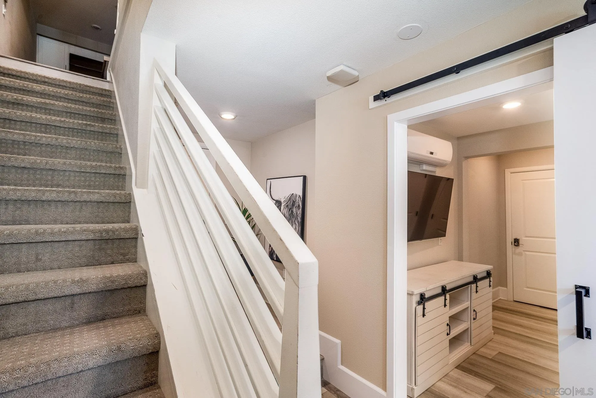 807 Santa Barbara Pl