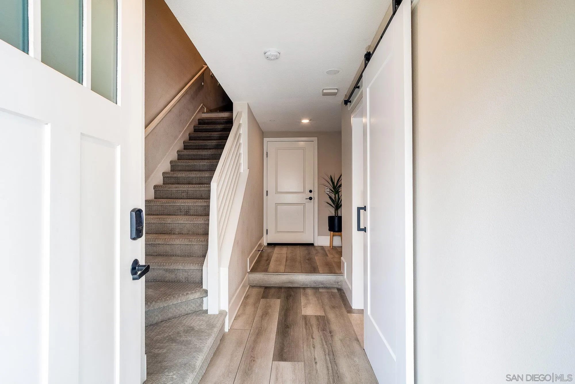 807 Santa Barbara Pl